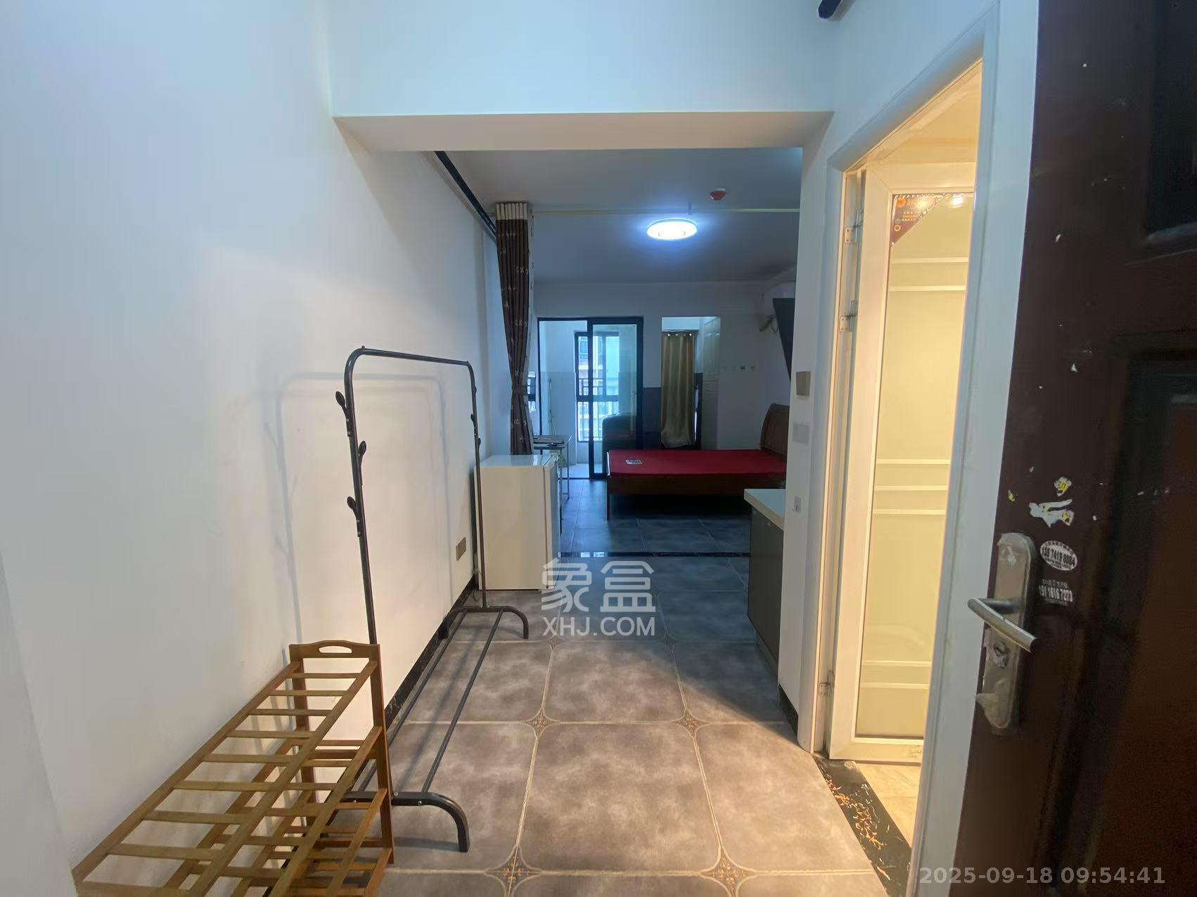 中建芙蓉嘉苑  1室1厅1卫    1000.0元/月室内图