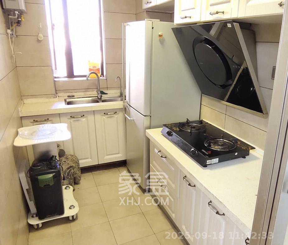 铂宫  1室1厅1卫    2200.0元/月室内图