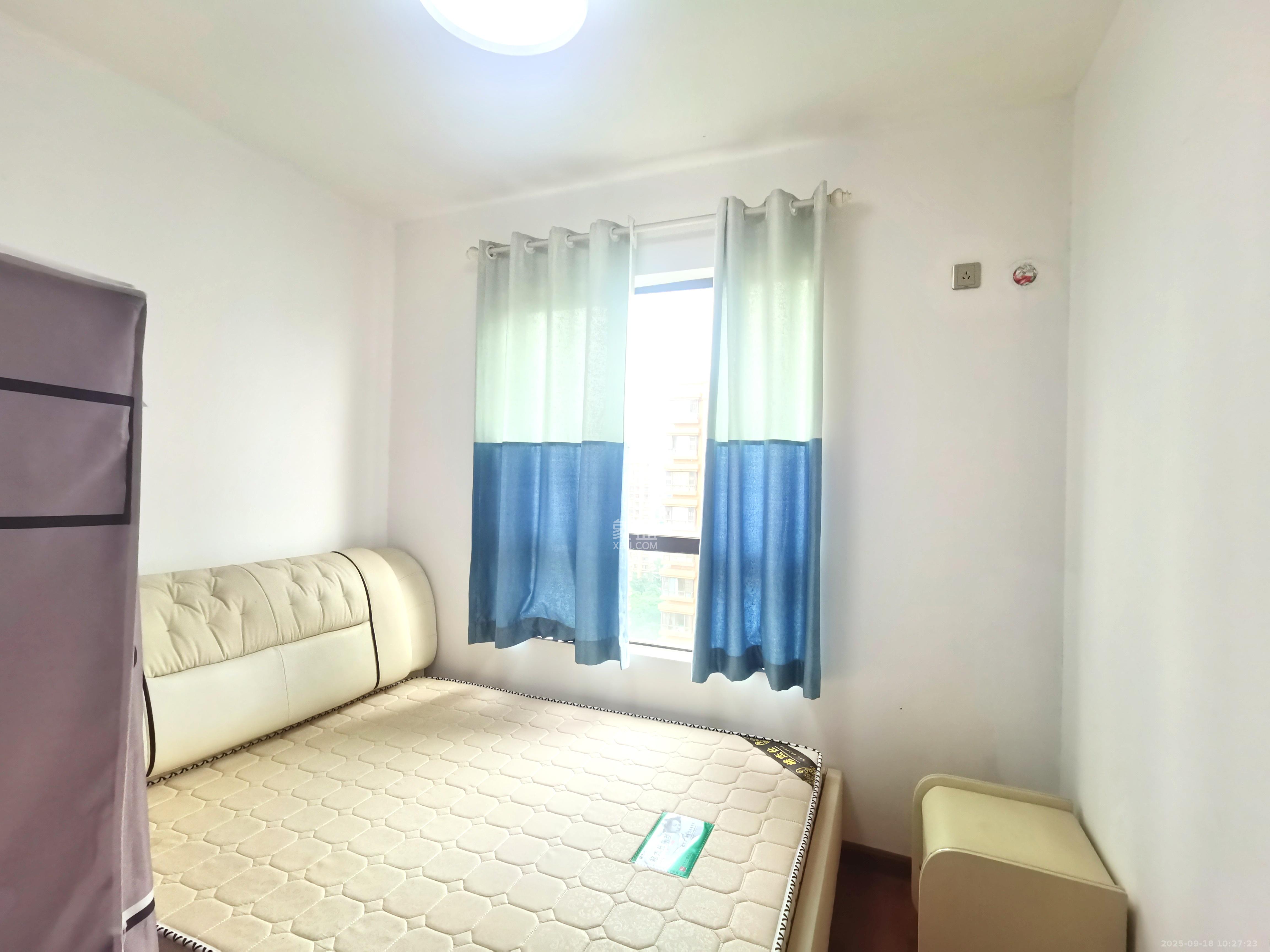 山语城二期 3室2厅1卫 2000.0元/月 山语城二期 3室2厅1卫 2000.0元/月室内图