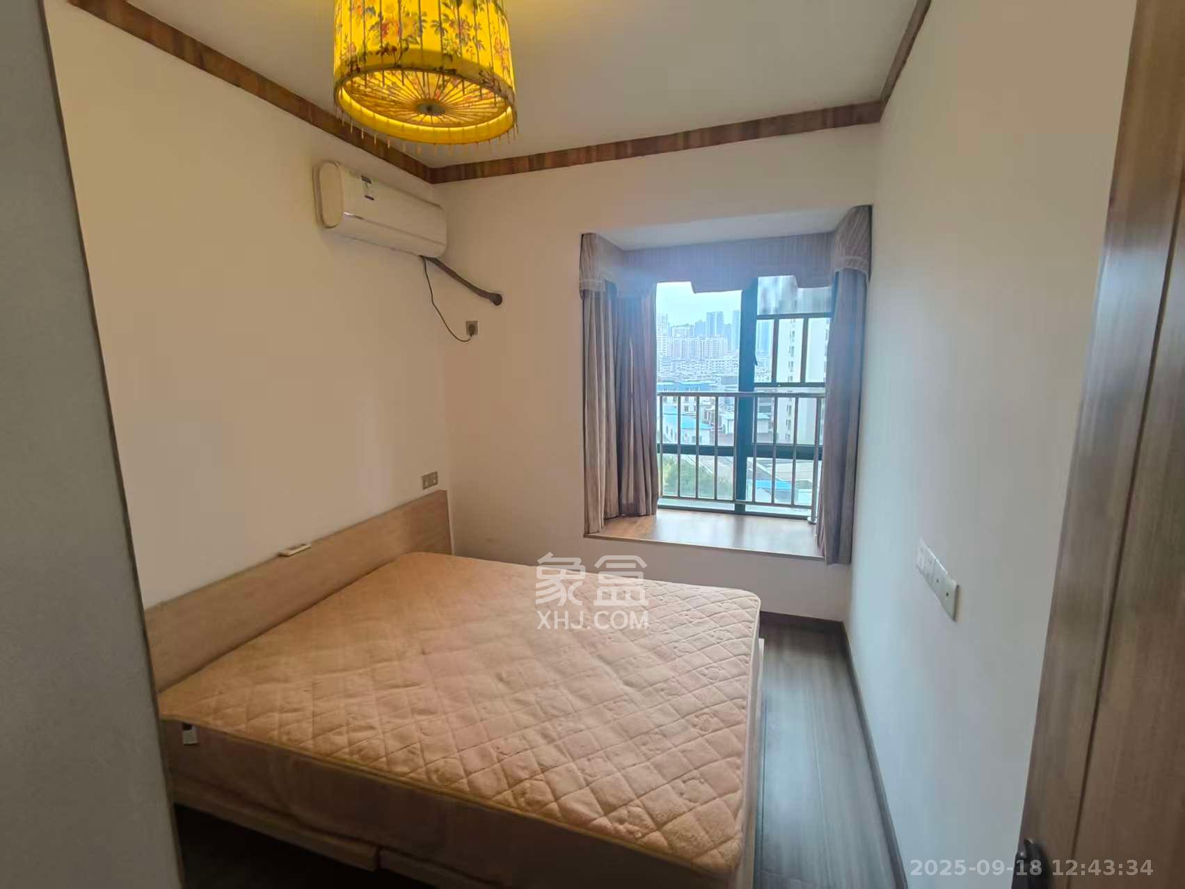 洋湖时代  3室2厅1卫    2300.0元/月