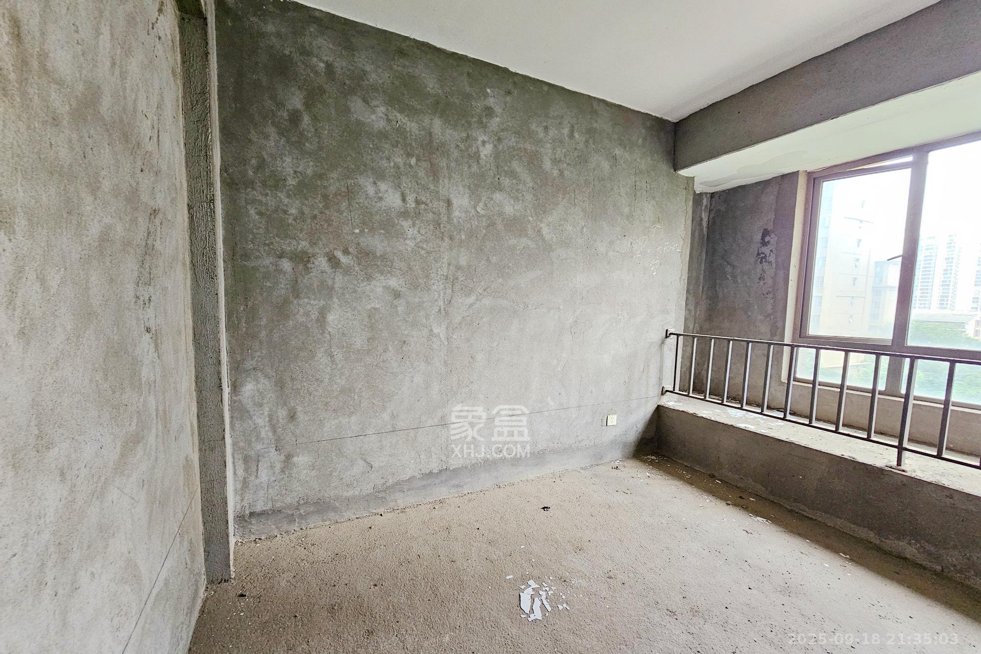 新华都万家城 3室2厅1卫 140.0万 新华都万家城 3室2厅1卫 140.0万卧室