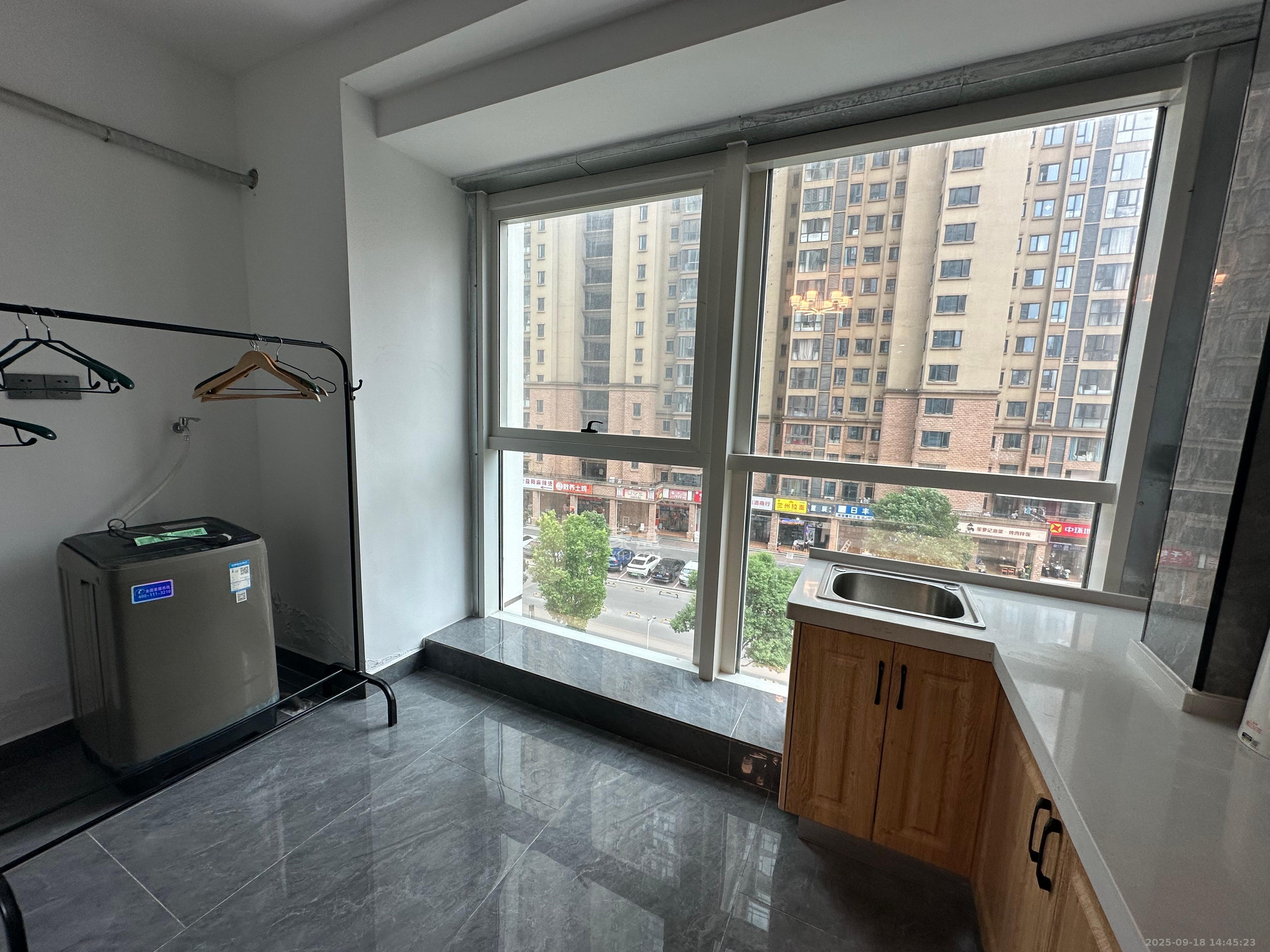中建嘉和城  1室1厅1卫   1250.00元/月室内图