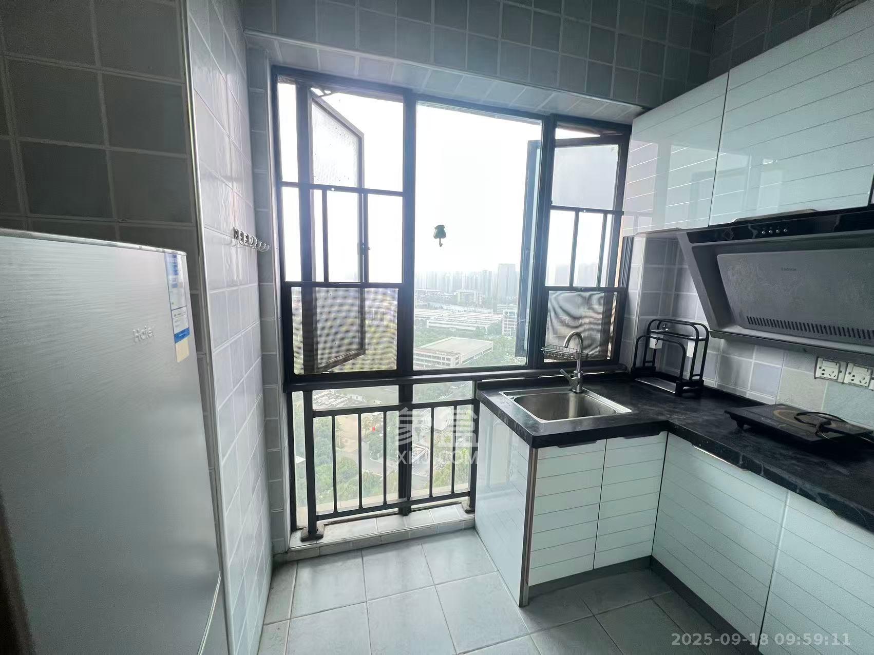 保利麓谷林语I区  1室1厅1卫    1400.0元/月室内图