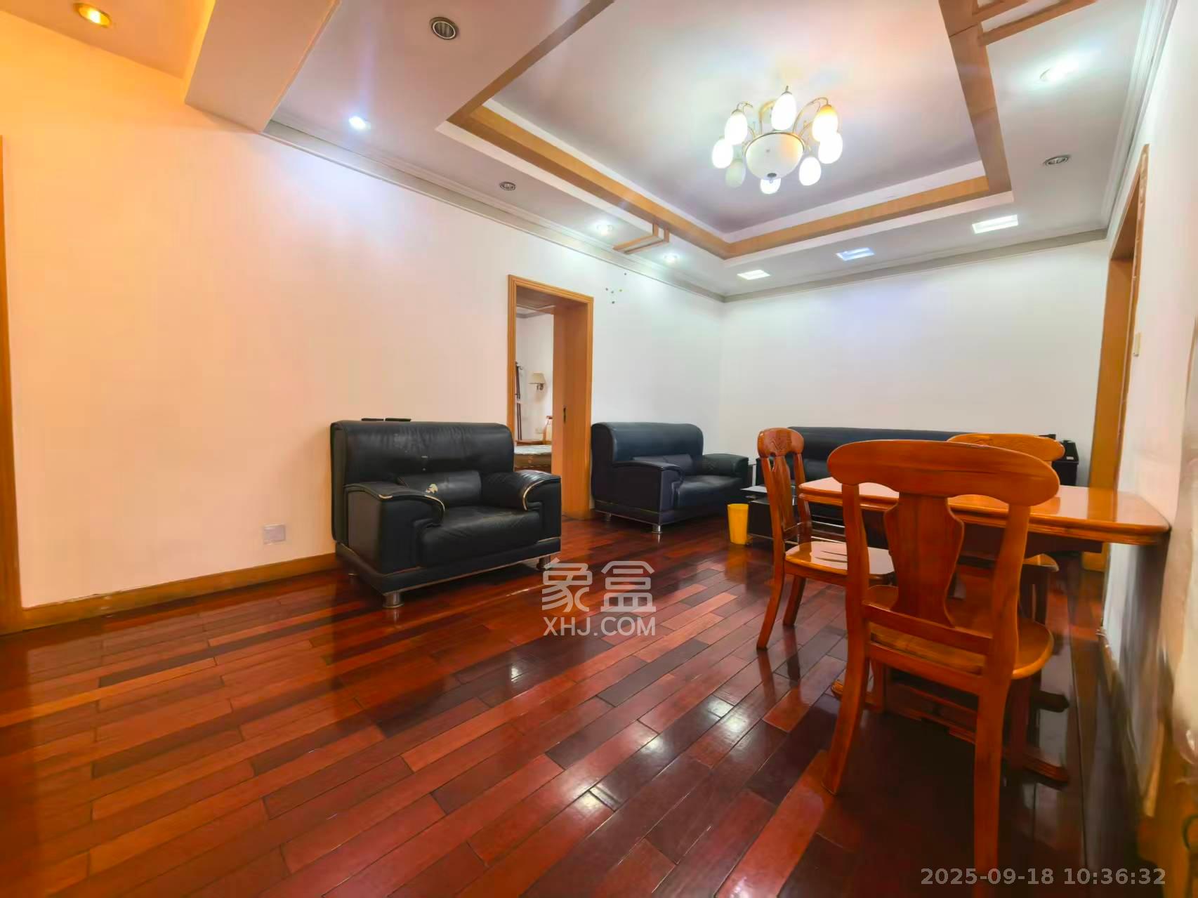 湘农桥社区  3室2厅1卫    2400.0元/月室内图