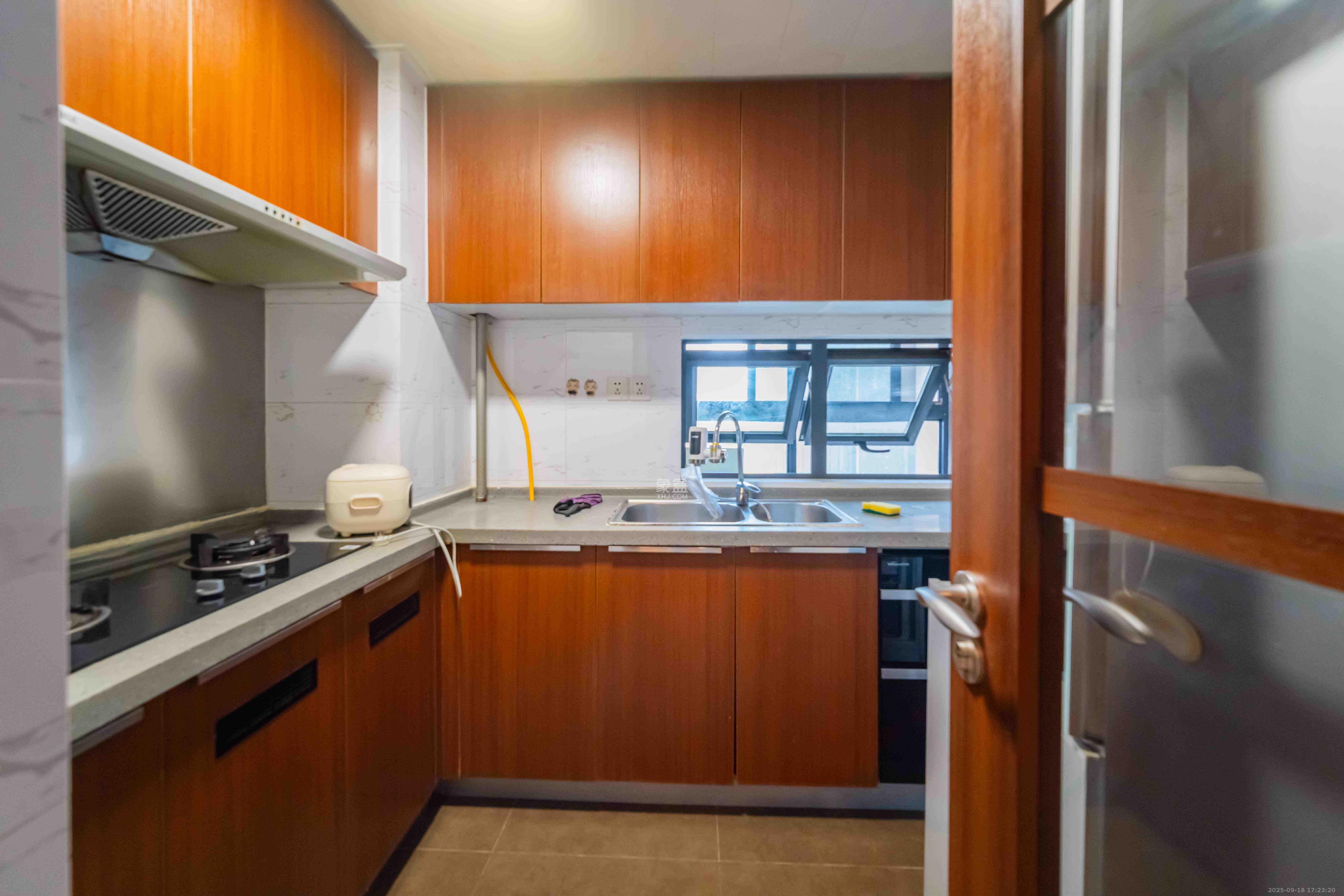 万科金域华府三四期  3室2厅1卫    2000.0元/月室内图