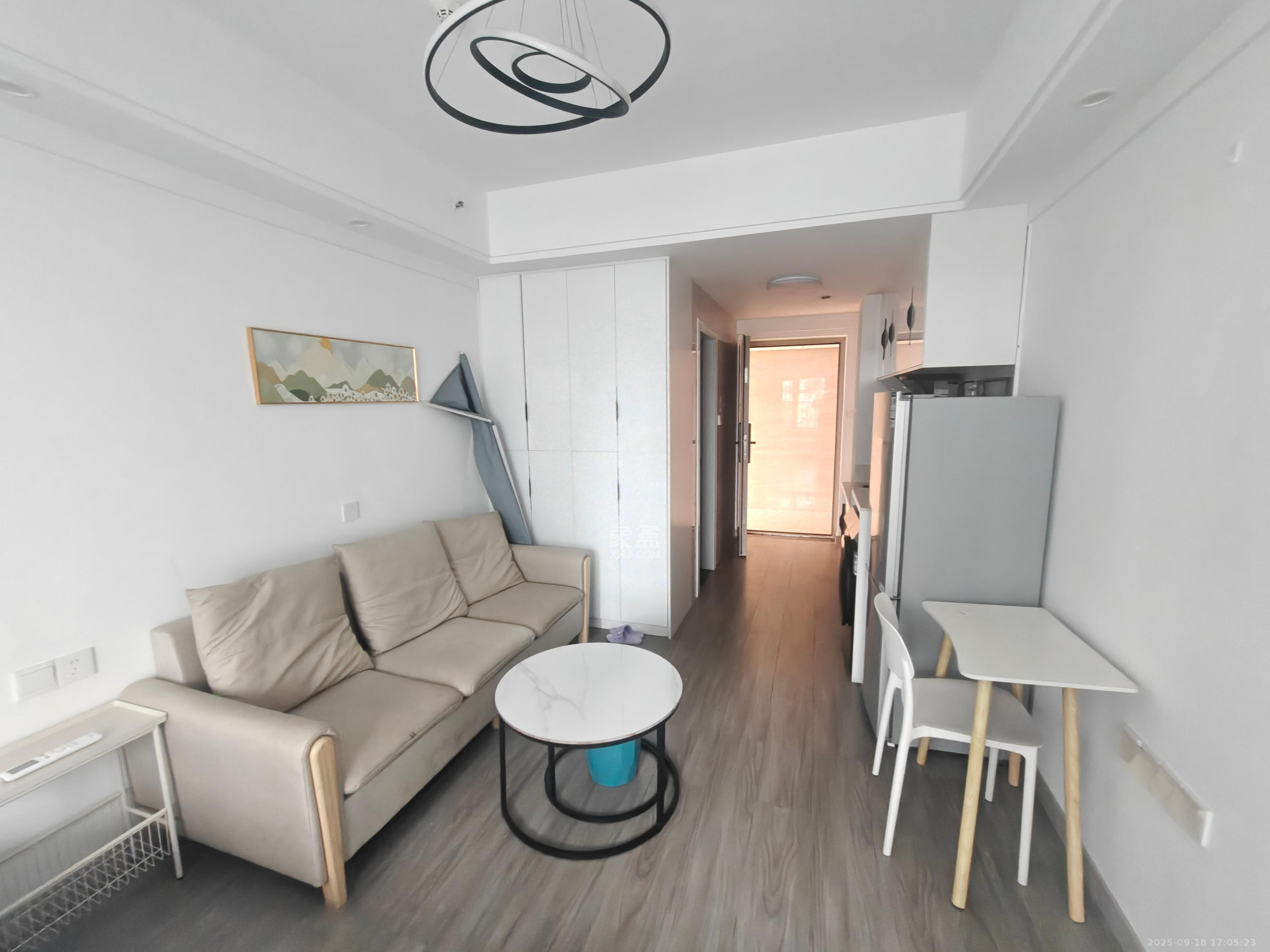 保利中环广场(保利中悦苑) 1室0厅0卫 1600.0元/月 保利中环广场(保利中悦苑) 1室0厅0卫 1600.0元/月室内图