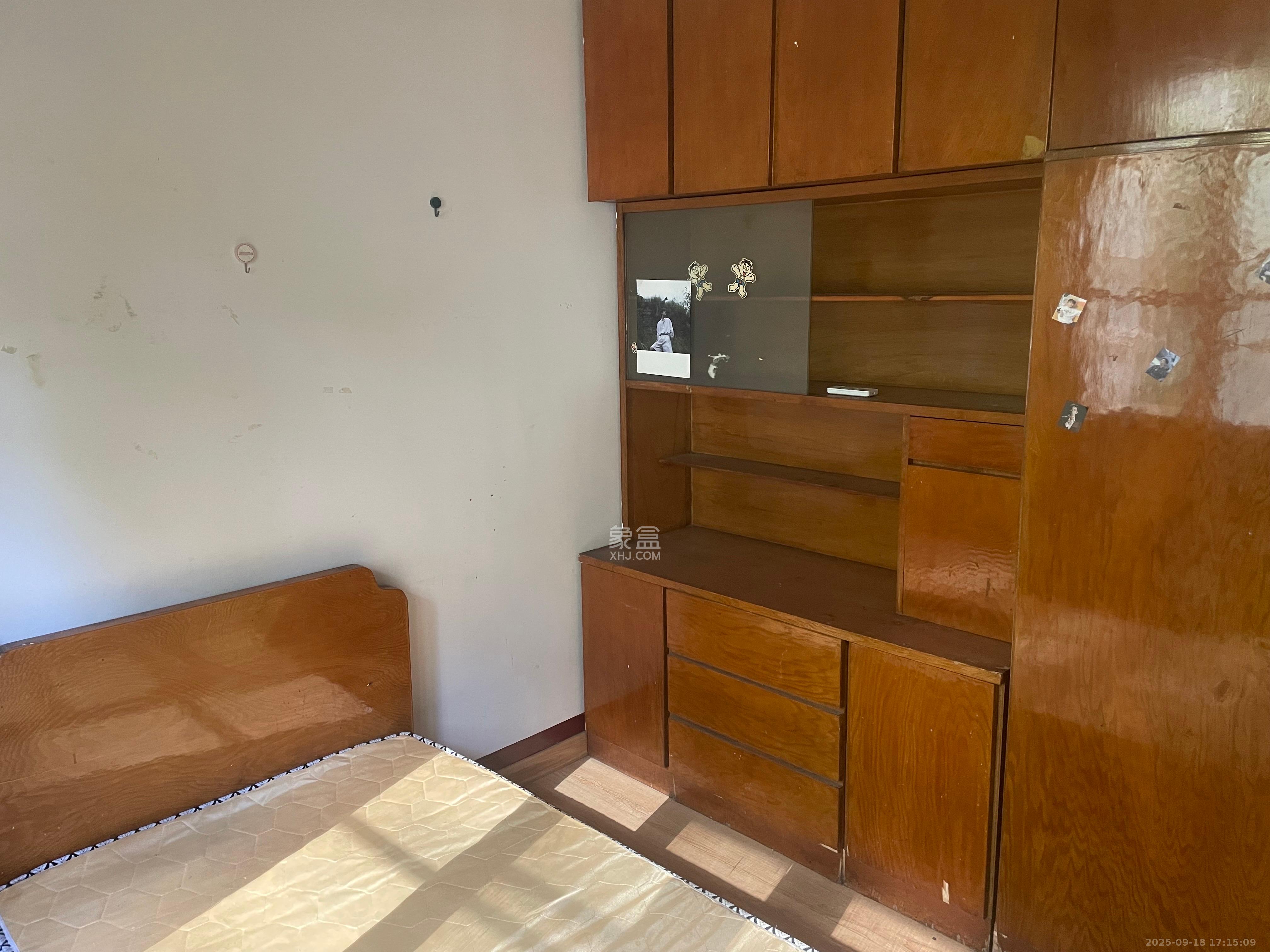 向韶村 3室1厅1卫 2000.0元/月 向韶村 3室1厅1卫 2000.0元/月室内图