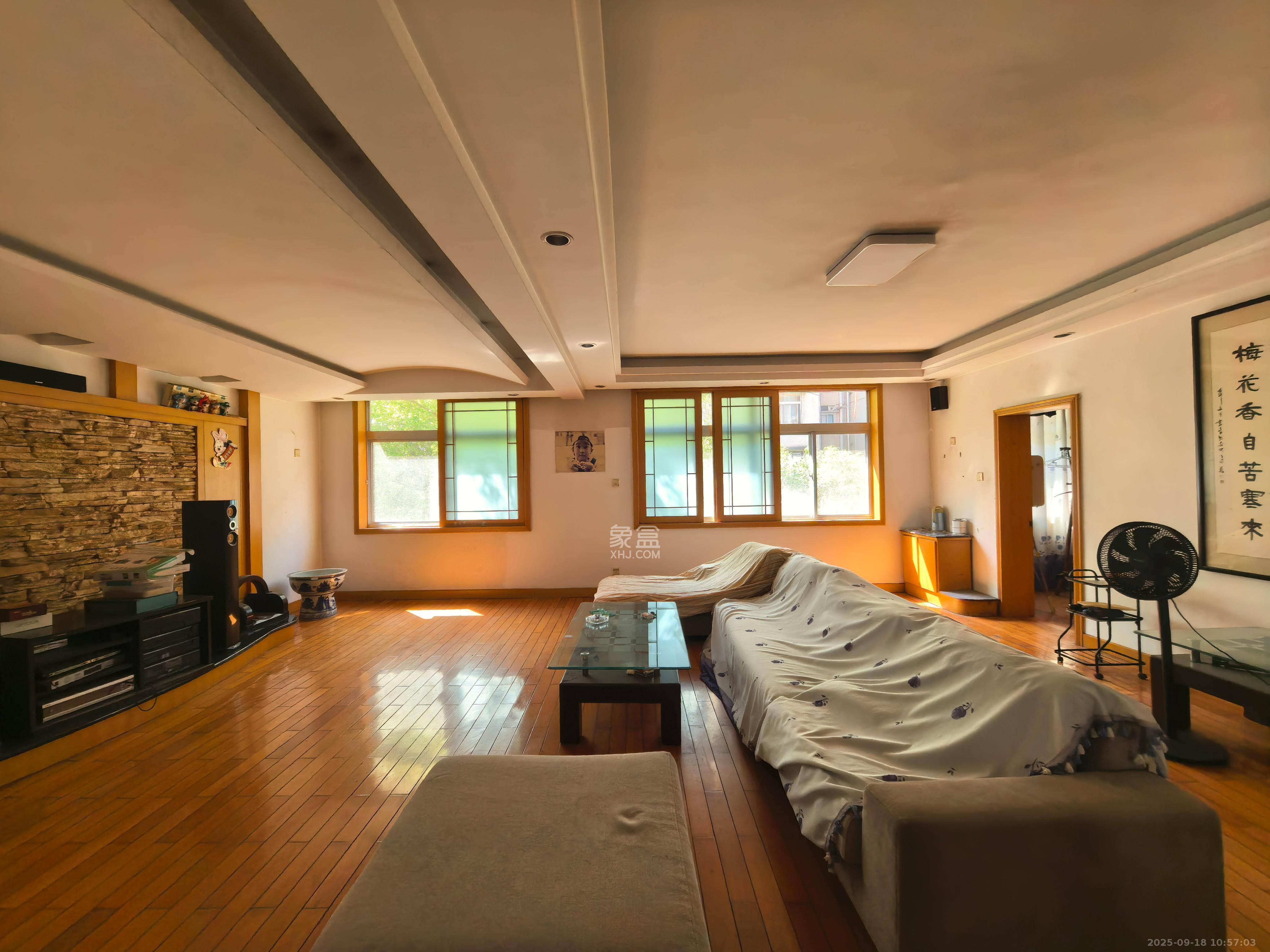 芙蓉区国土局单位房 4室2厅2卫 2800.0元/月 芙蓉区国土局单位房 4室2厅2卫 2800.0元/月室内图