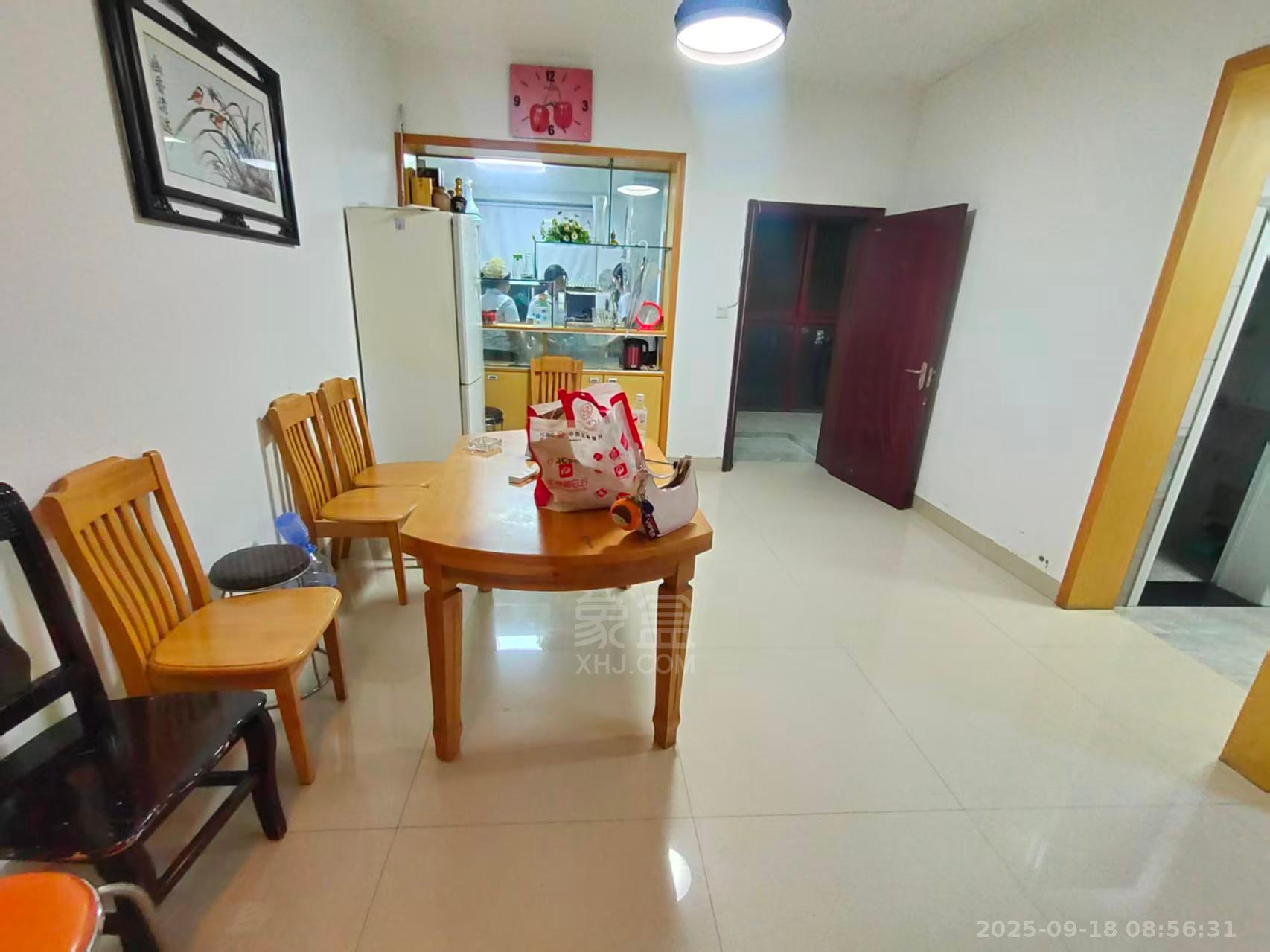 学林雅苑 4室2厅1卫 2200.0元/月 学林雅苑 4室2厅1卫 2200.0元/月室内图