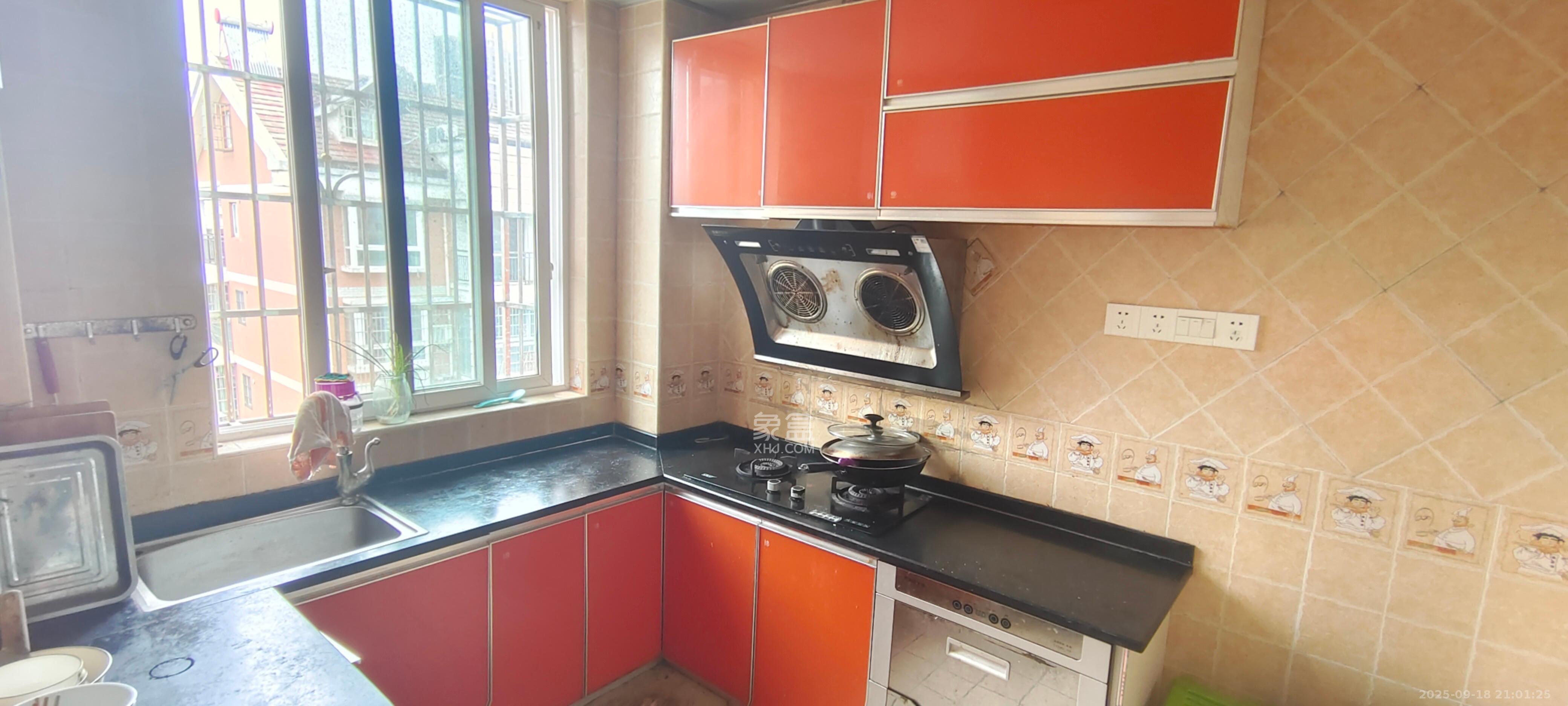 长丰星城 3室2厅2卫 1300.0元/月 长丰星城 3室2厅2卫 1300.0元/月室内图