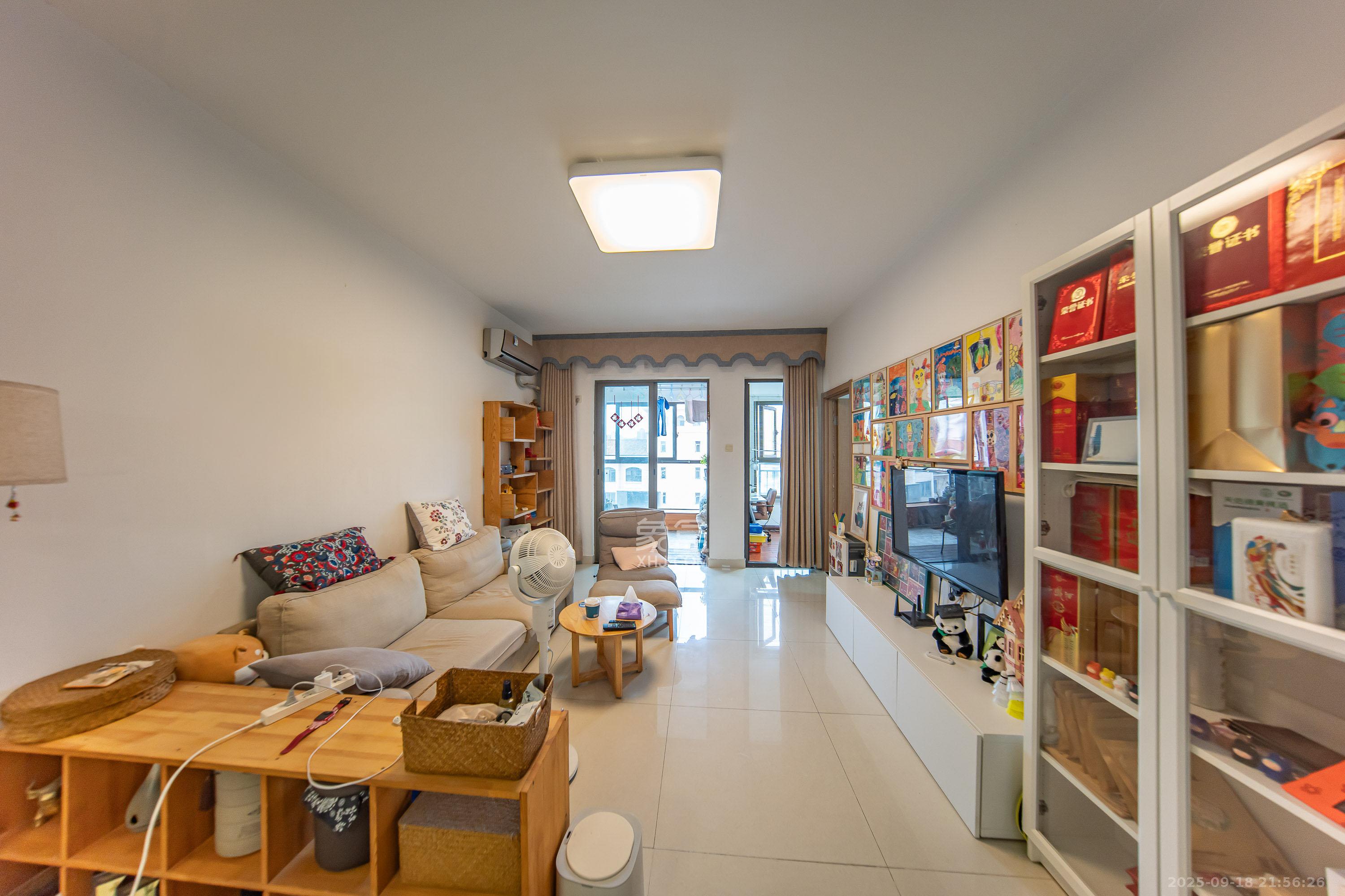 米兰春天 3室1厅1卫 48.0万 米兰春天 3室1厅1卫 48.0万客厅