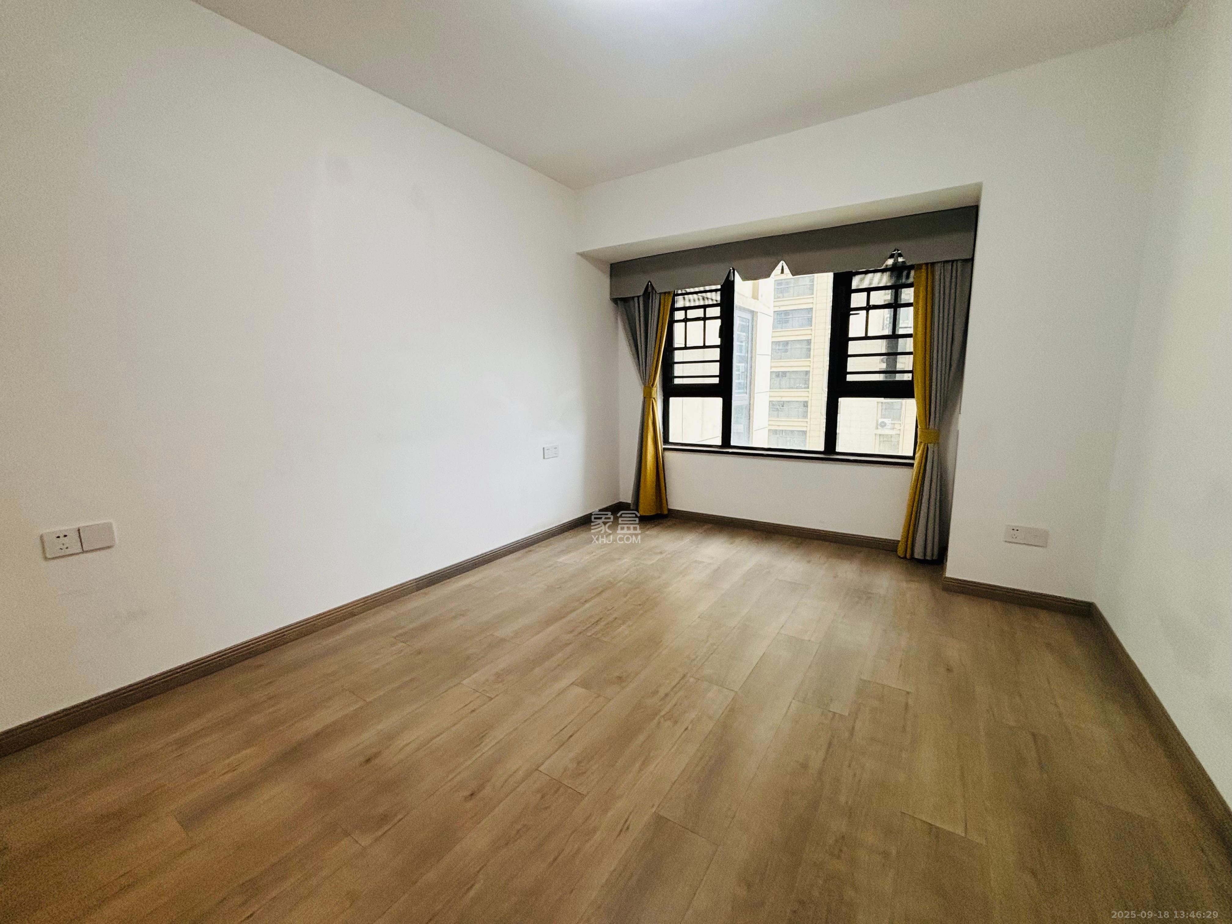 梅溪正荣府 4室2厅2卫 3700.00元/月 梅溪正荣府 4室2厅2卫 3700.00元/月室内图