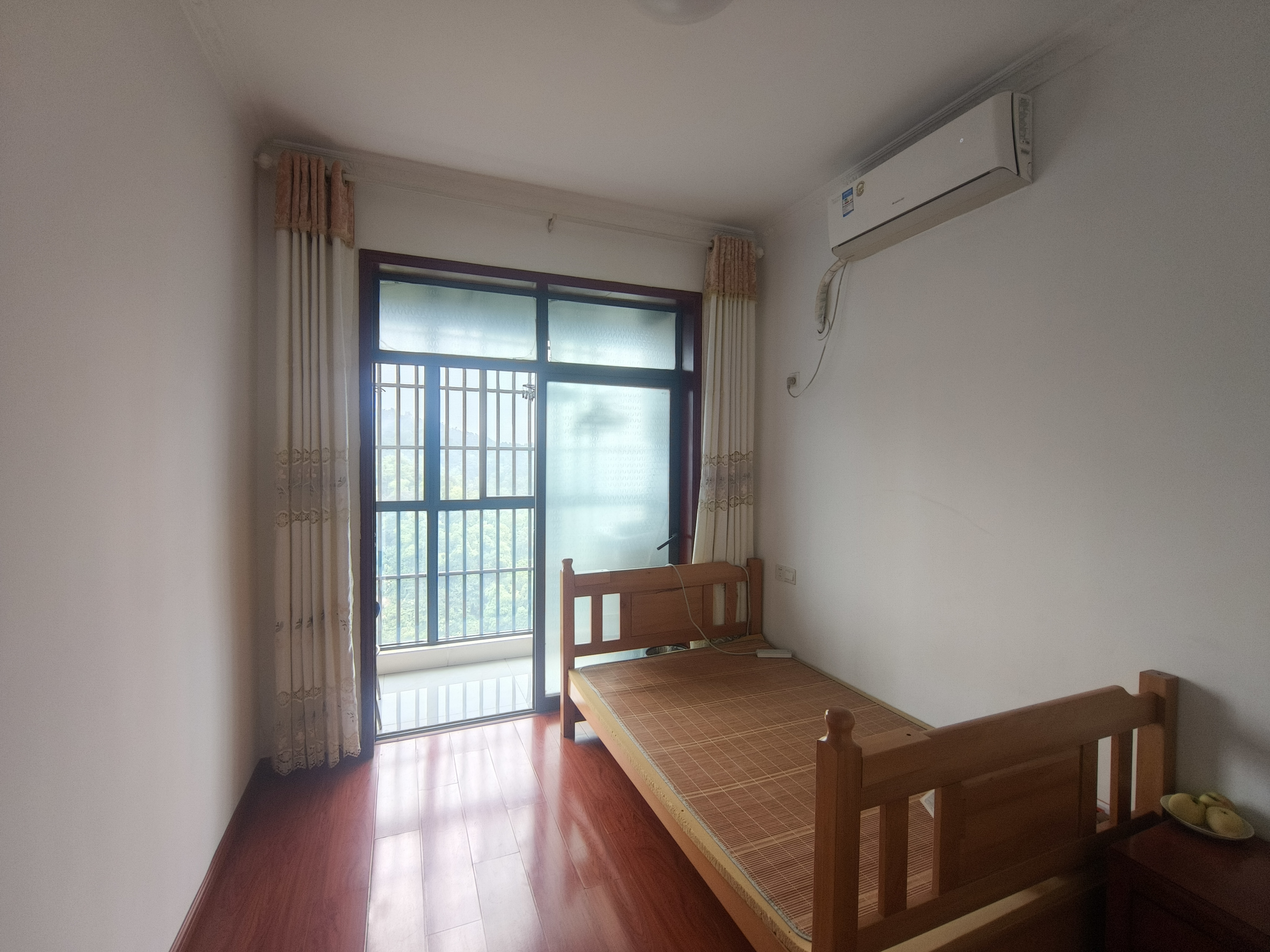 会龙山溪谷（住宅）  4室2厅2卫   76.80万室内图