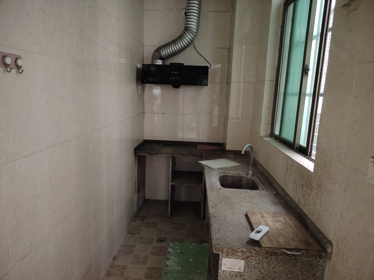 友谊华庭  3室2厅2卫    2100.0元/月室内图