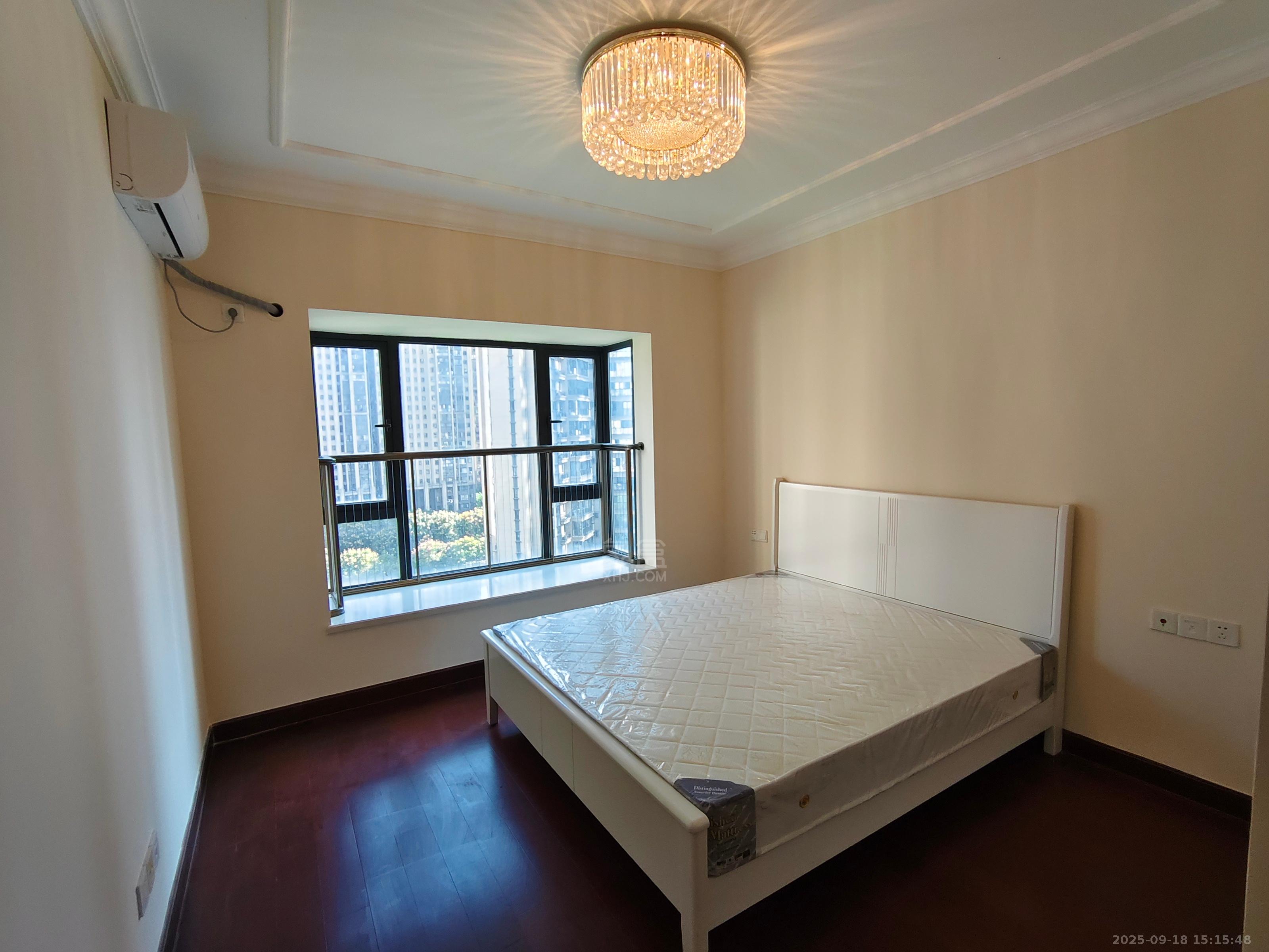 恒大华府  3室2厅2卫    2200.0元/月 恒大华府  3室2厅2卫    2200.0元/月室内图