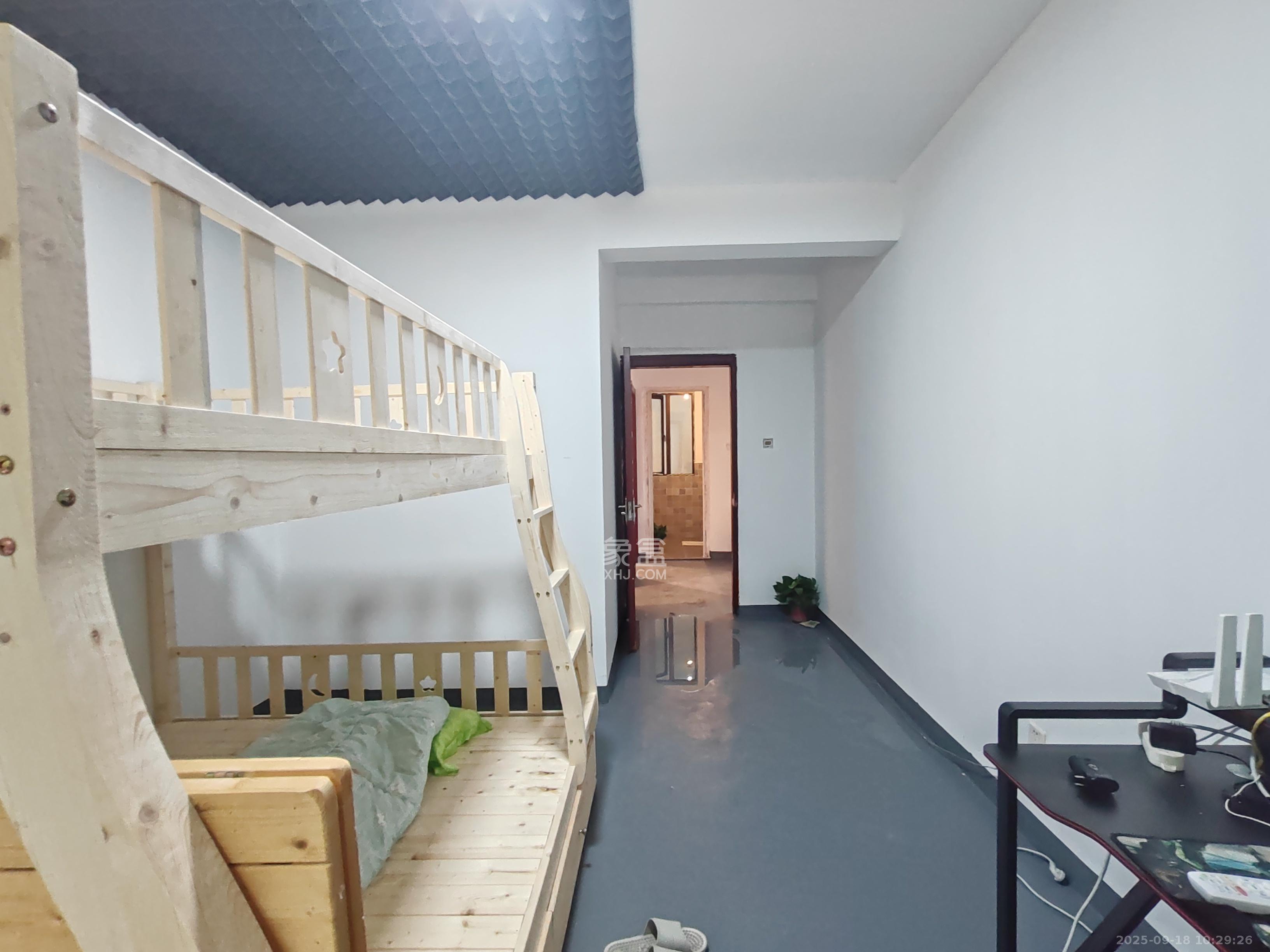 华润凤凰城三期  3室2厅1卫    1100.0元/月室内图