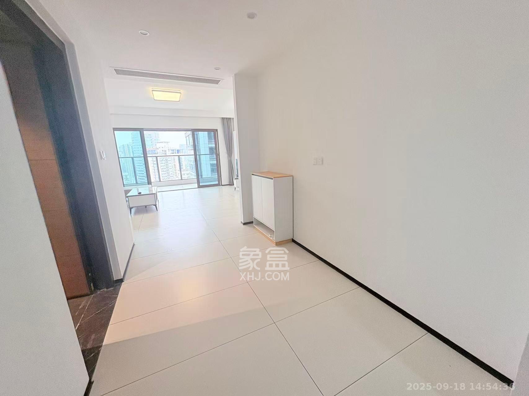 长沙檀府 4室2厅3卫 7500.0元/月 长沙檀府 4室2厅3卫 7500.0元/月室内图