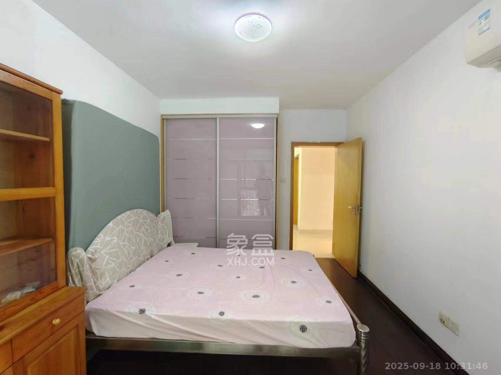 东方新城  2室2厅1卫    2300.0元/月室内图