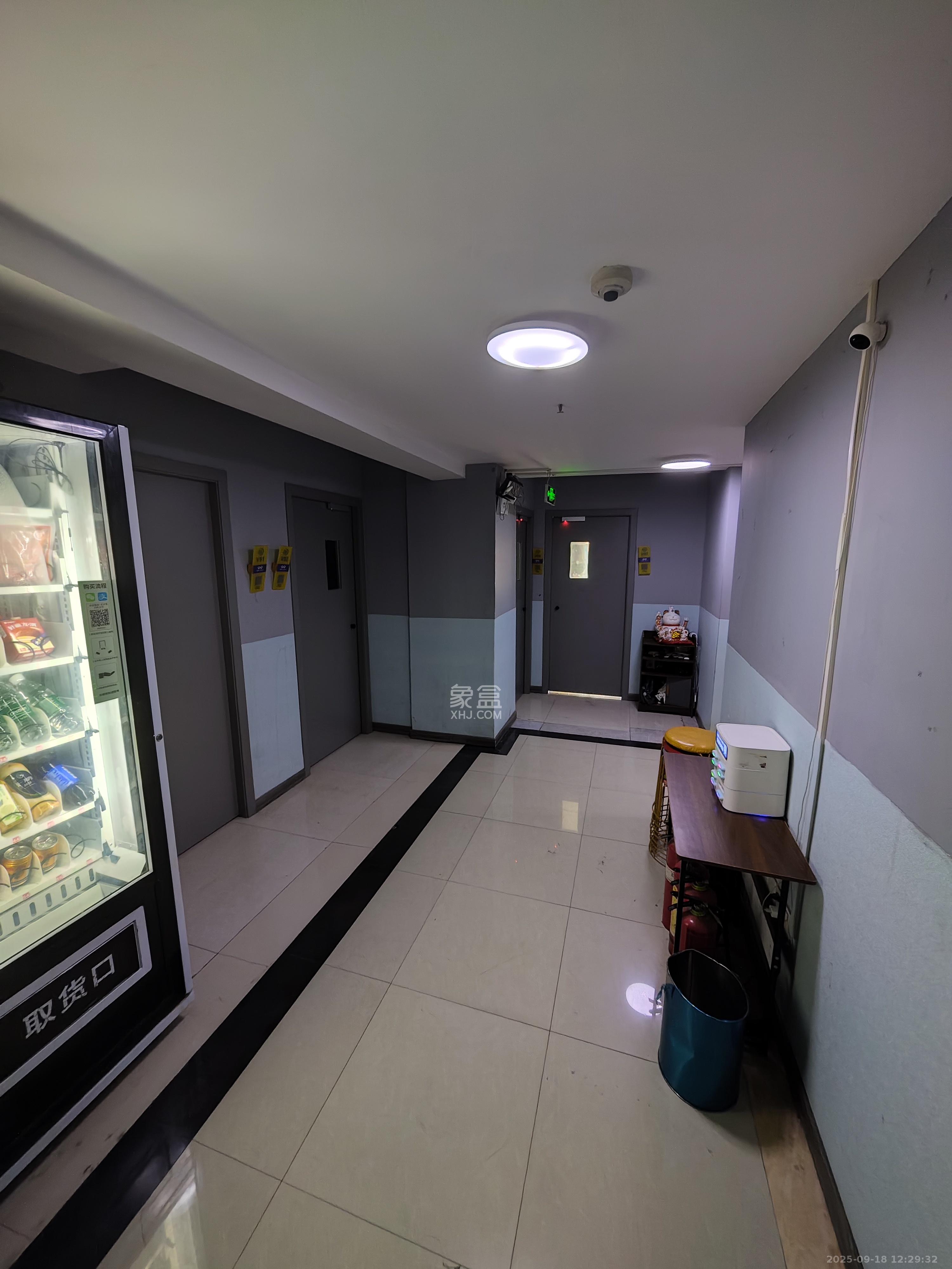 星大峰汇商务楼  1室1厅1卫    1400.0元/月室内图