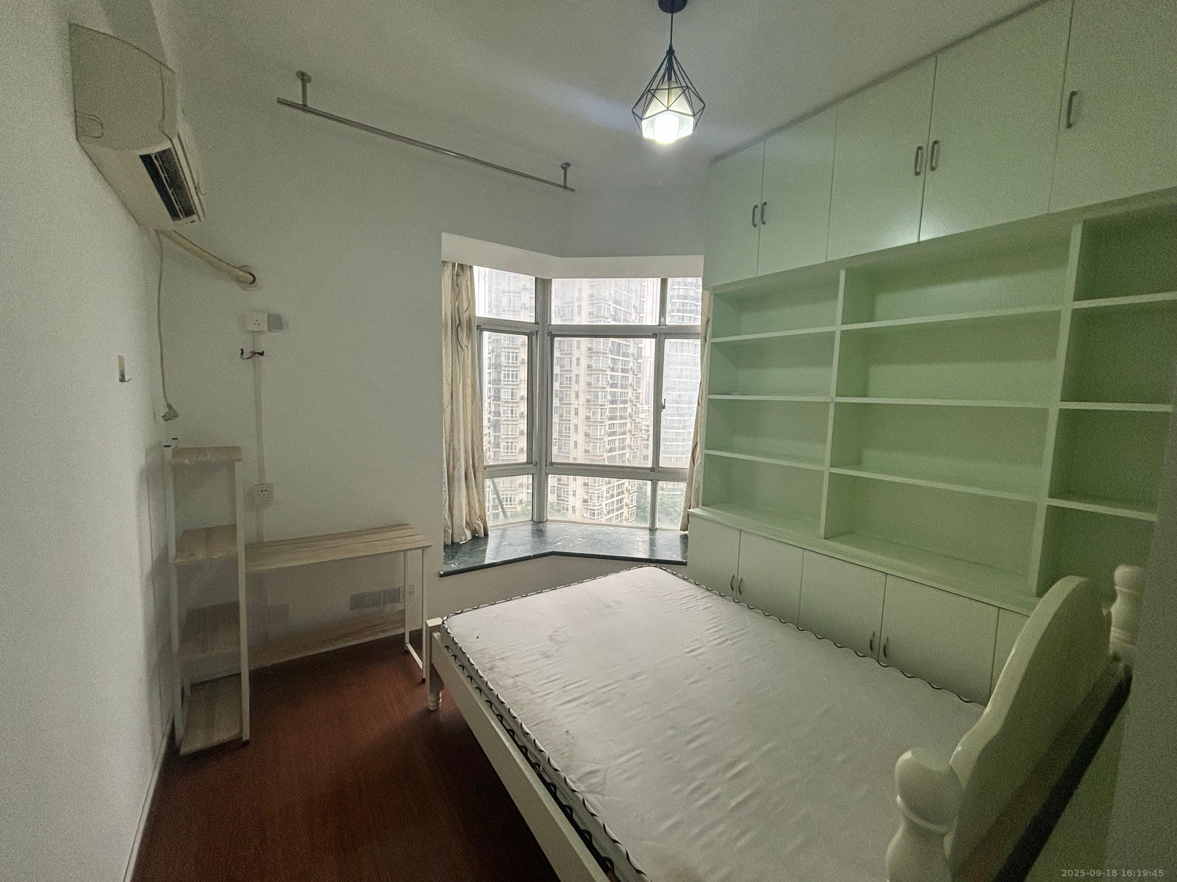 顺天黄金海岸  4室2厅2卫    3500.0元/月 顺天黄金海岸  4室2厅2卫    3500.0元/月室内图