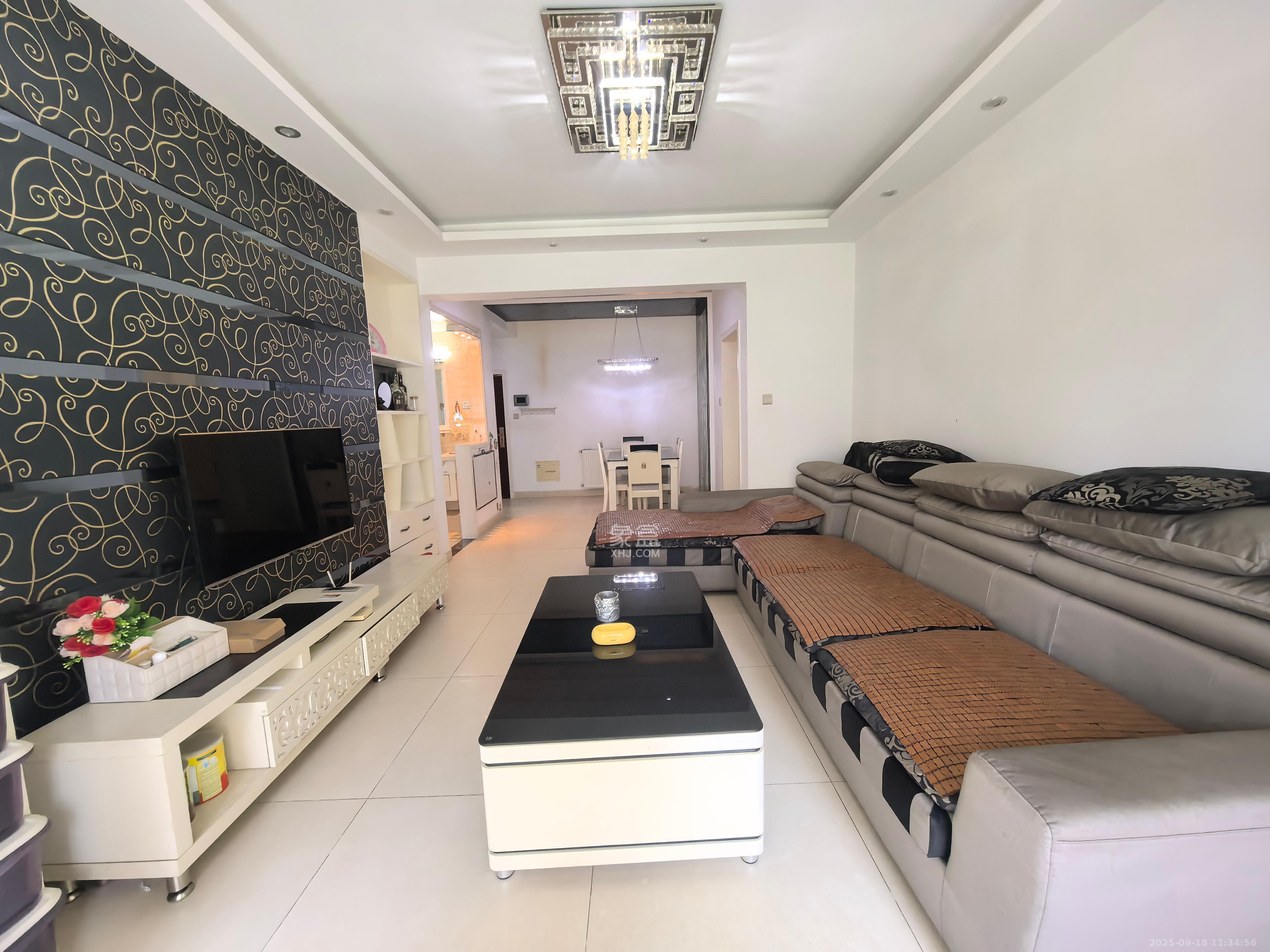 世茂铂翠湾一期  2室2厅1卫    2600.0元/月室内图