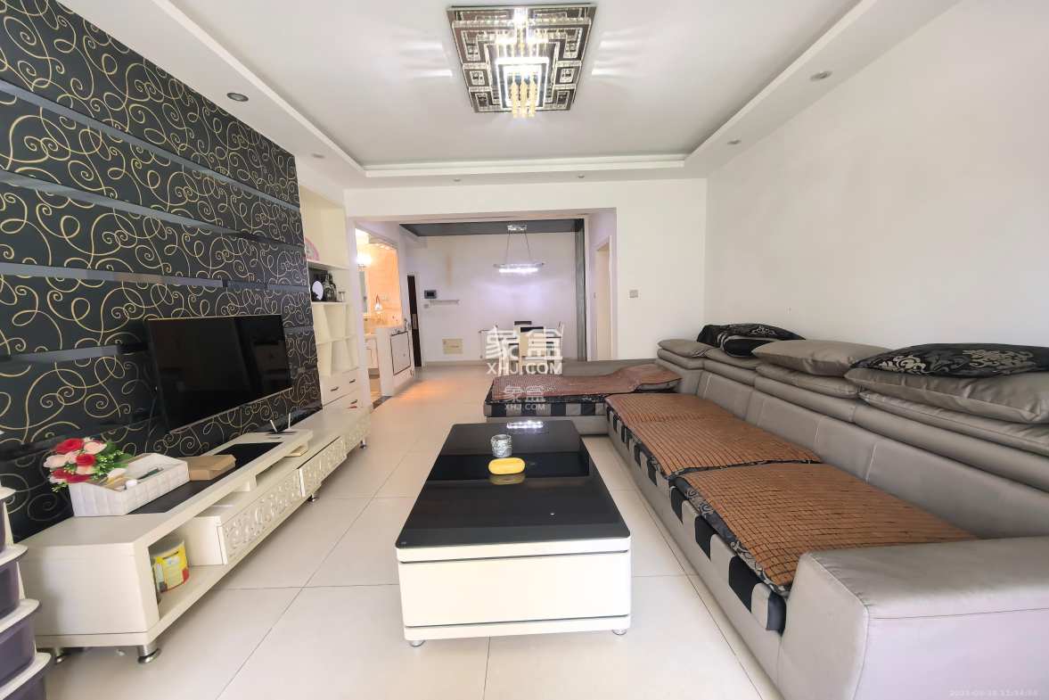 世茂铂翠湾一期 2室2厅1卫 2600.0元/月 世茂铂翠湾一期 2室2厅1卫 2600.0元/月室内图