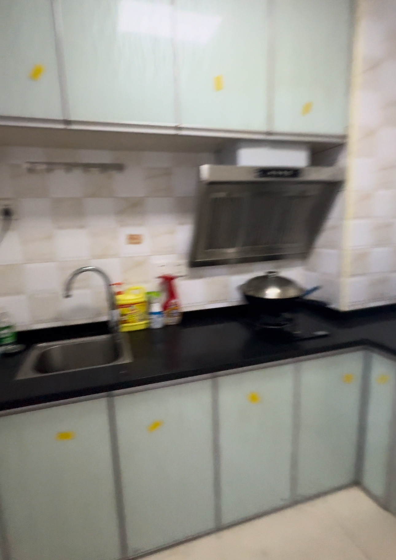 水映豪廷(一,二,三期) 1室1厅1卫 1200.0元/月 水映豪廷(一,二,三期) 1室1厅1卫 1200.0元/月室内图