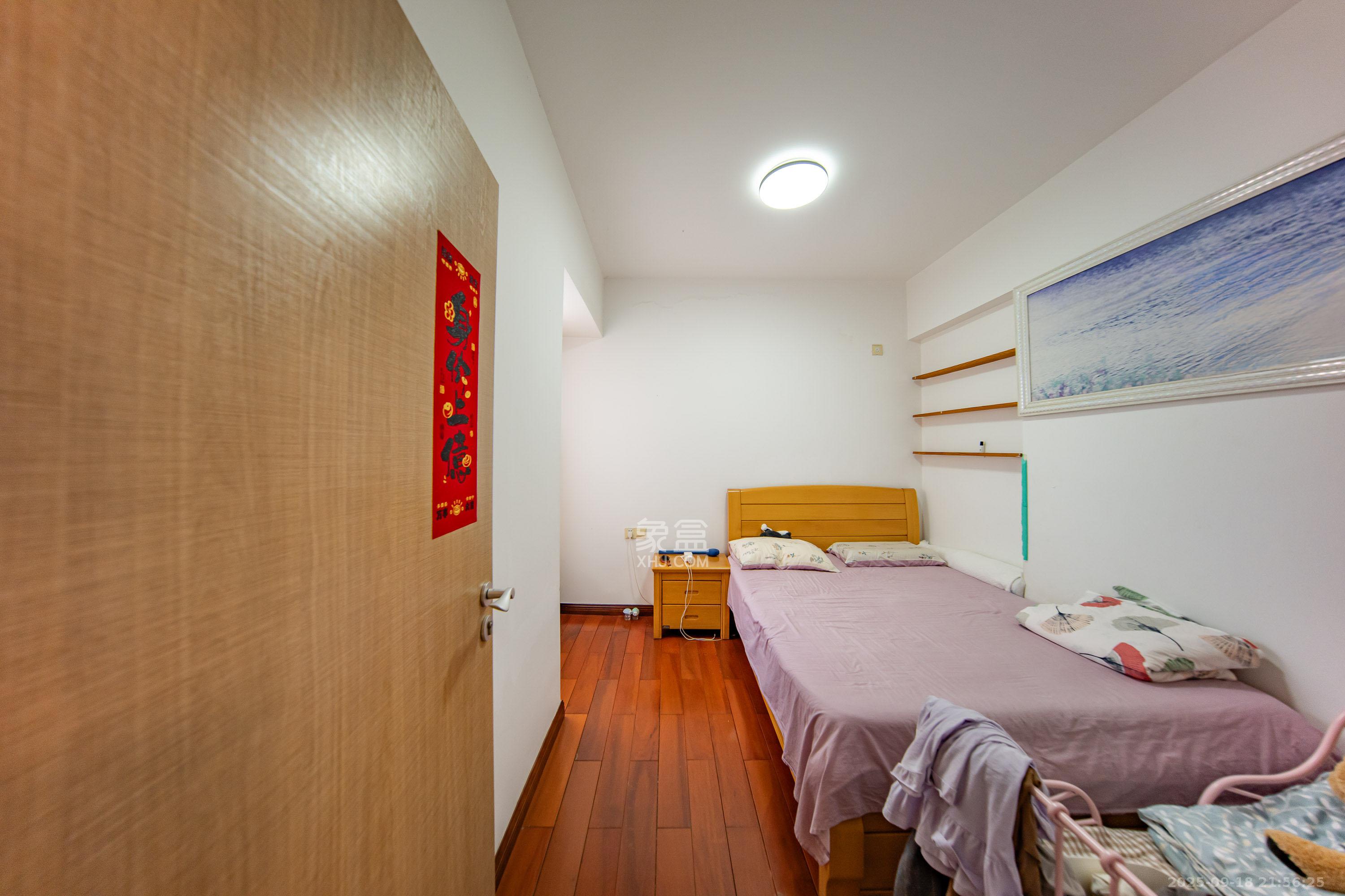 米兰春天  3室1厅1卫    48.0万卧室