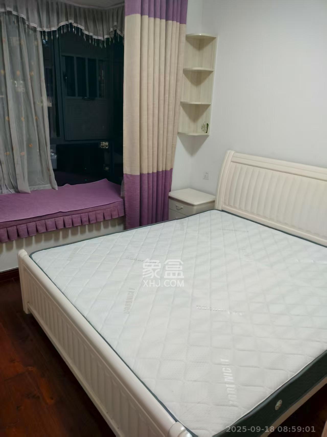 紫华郡  4室2厅2卫   2500.00元/月室内图