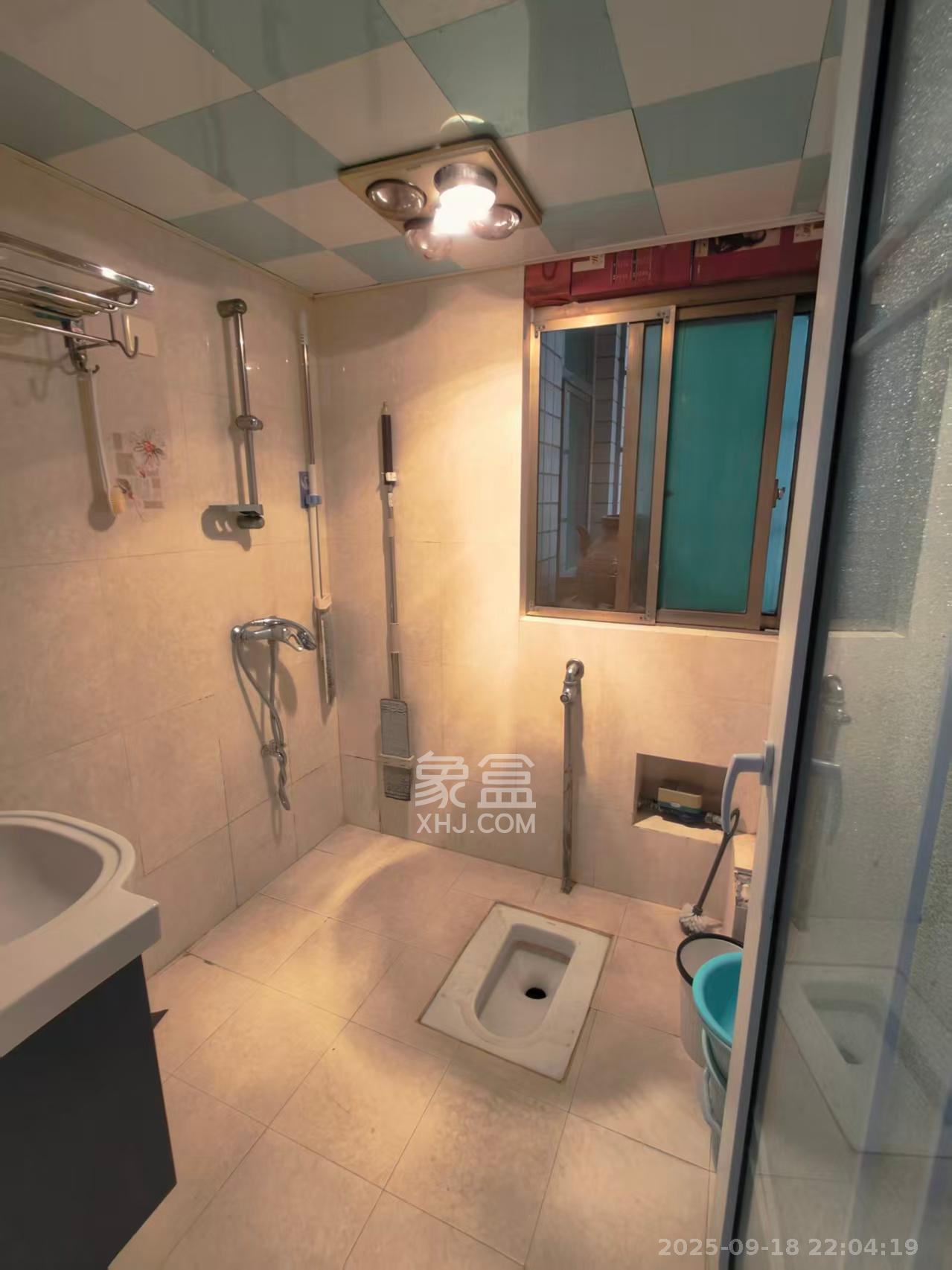 麓谷加州阳光  2室2厅1卫   2300.00元/月室内图