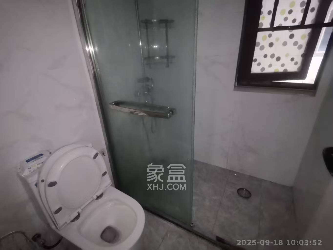 保利大都汇一期、二期  3室2厅1卫    2800.0元/月室内图