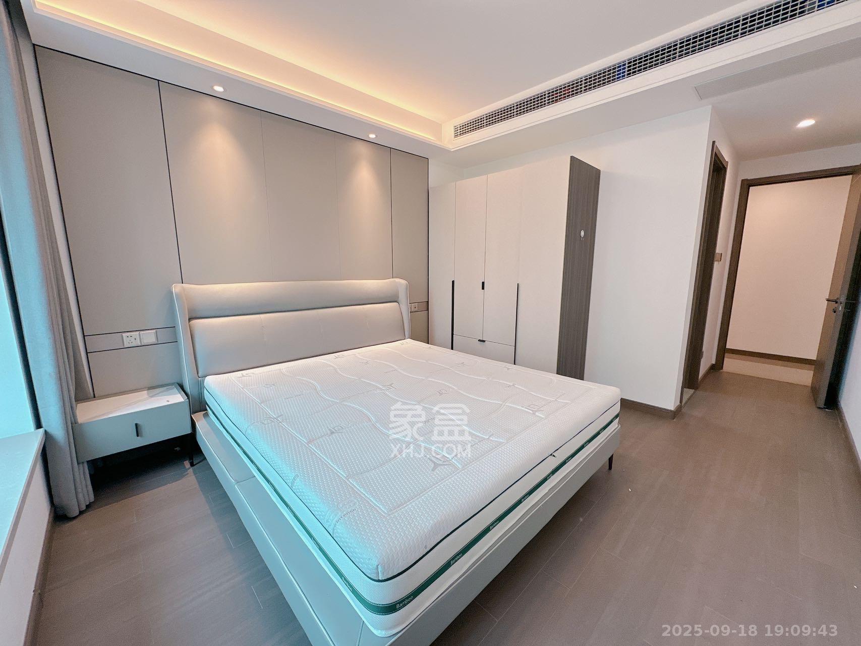 龙湖春江天玺  4室2厅2卫    5000.0元/月室内图