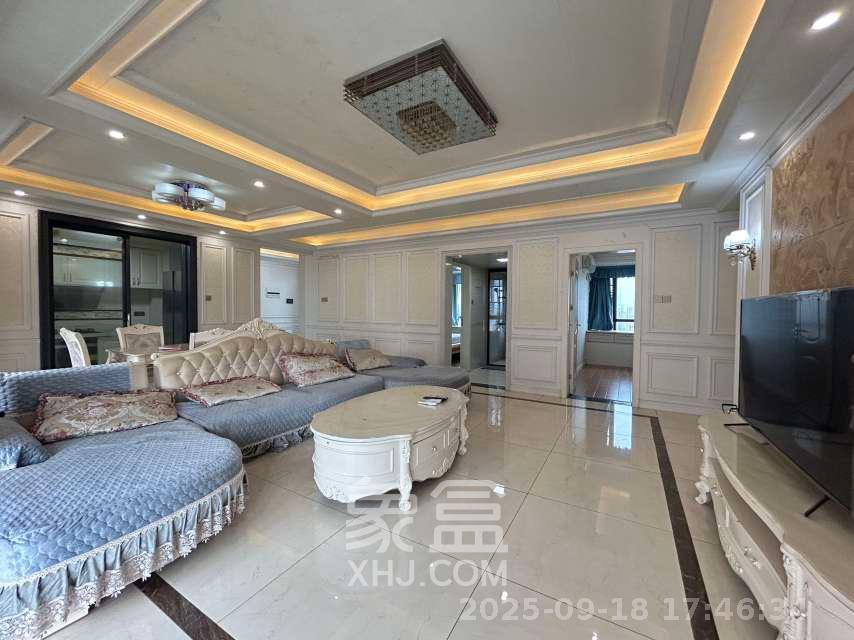 荣悦台 3室2厅2卫 4900.0元/月 荣悦台 3室2厅2卫 4900.0元/月室内图