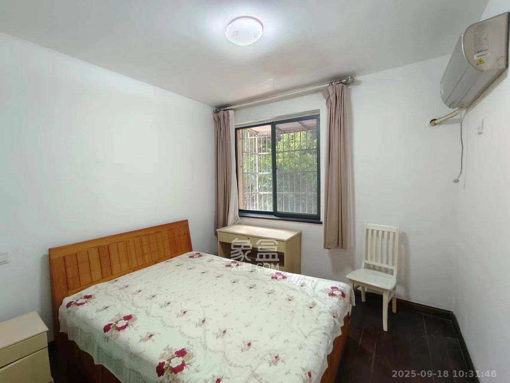 东方新城  2室2厅1卫    2300.0元/月室内图