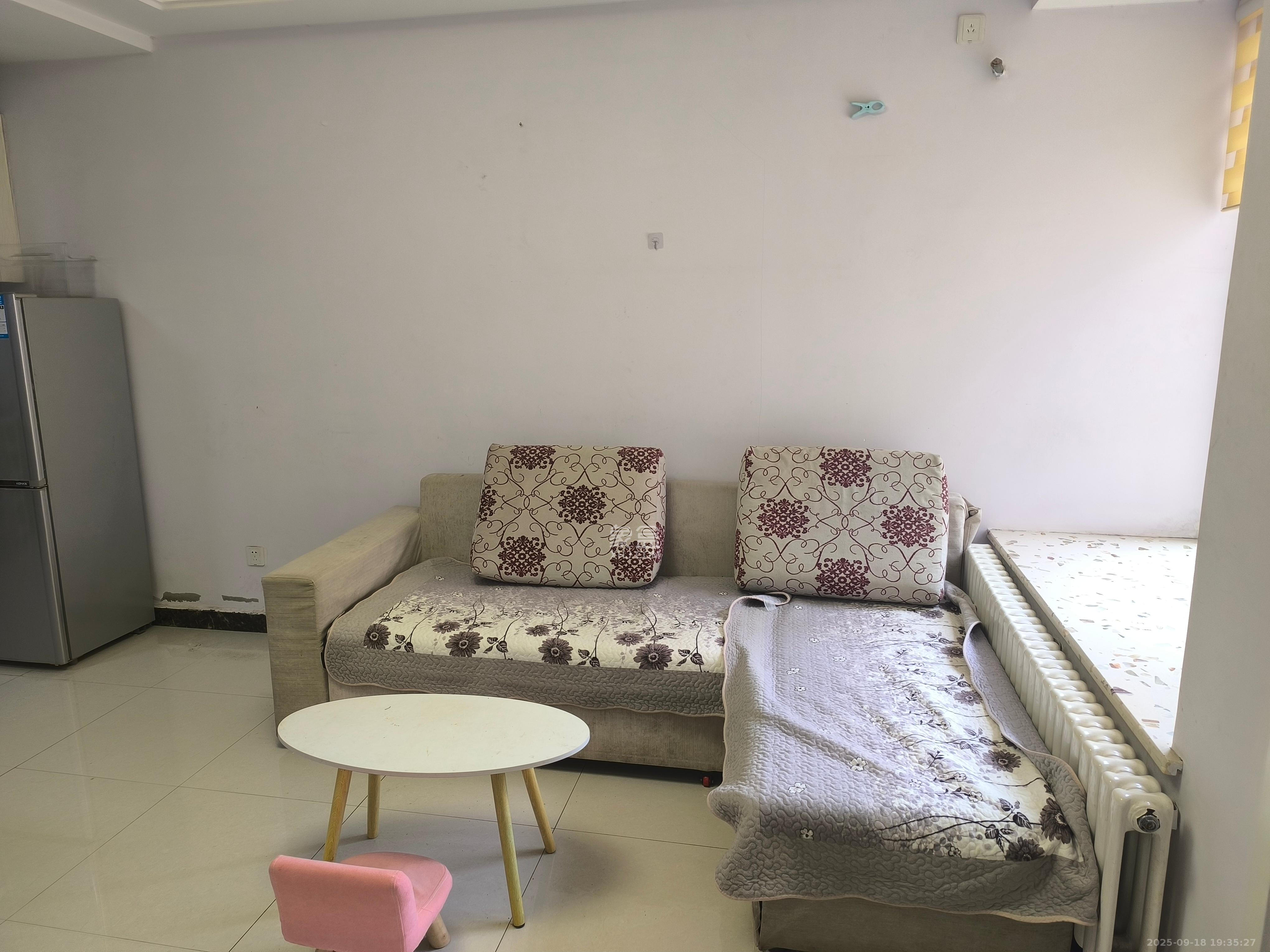 怡海星城 1室1厅1卫 1200.0元/月 怡海星城 1室1厅1卫 1200.0元/月室内图