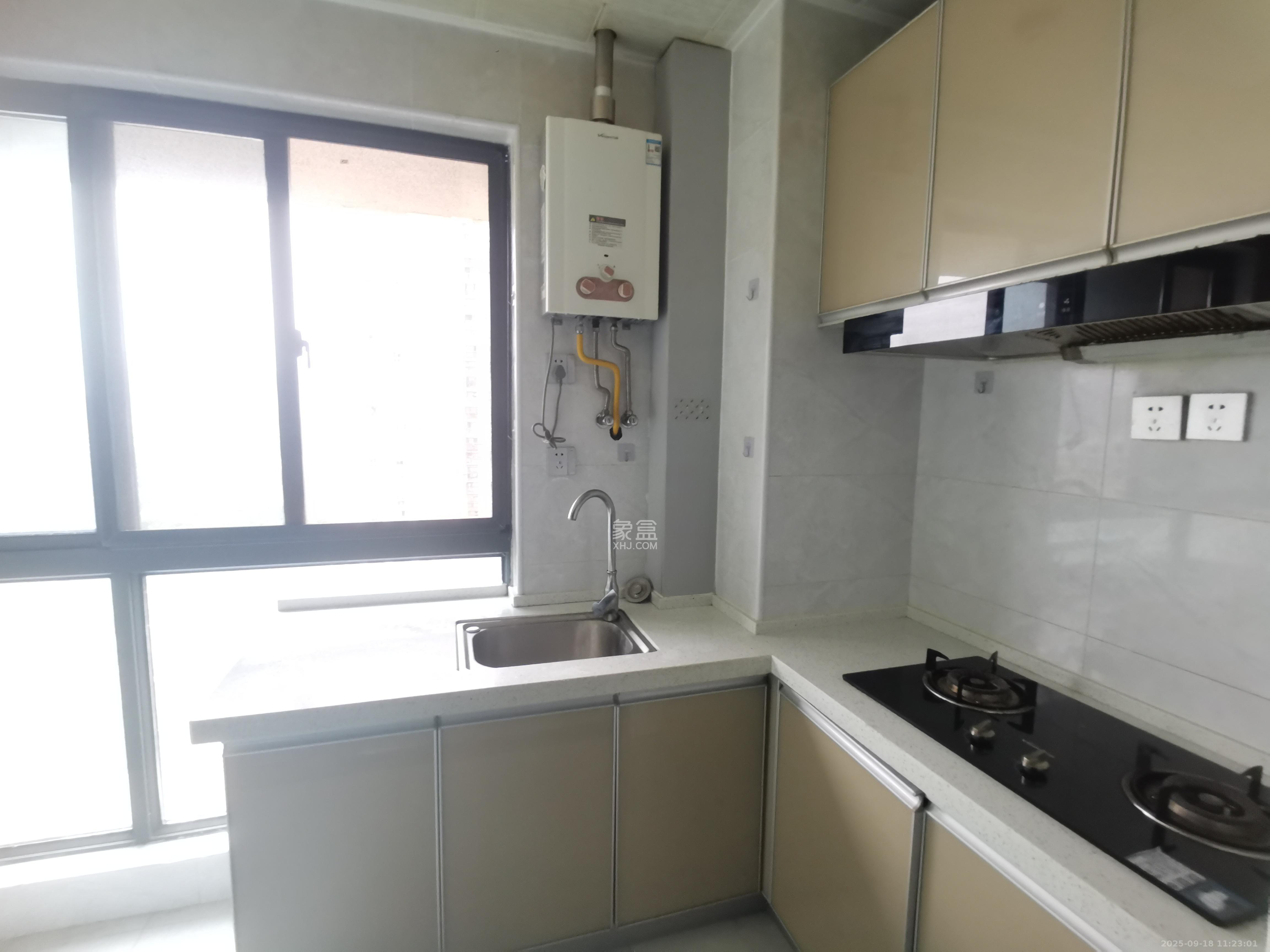 明发国际城  1室1厅1卫    1100.0元/月室内图