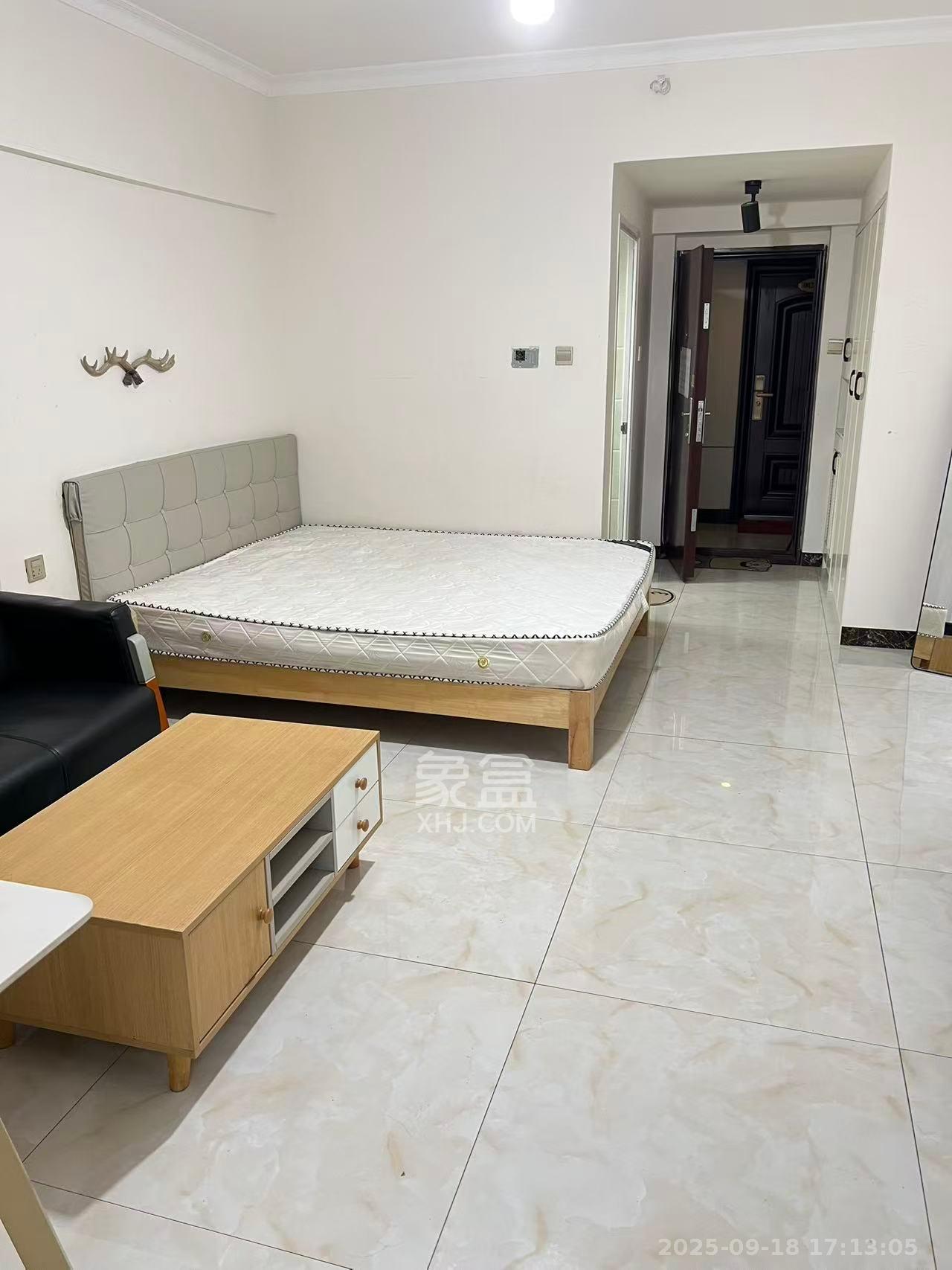 五一钻界  1室1厅1卫    2000.0元/月室内图