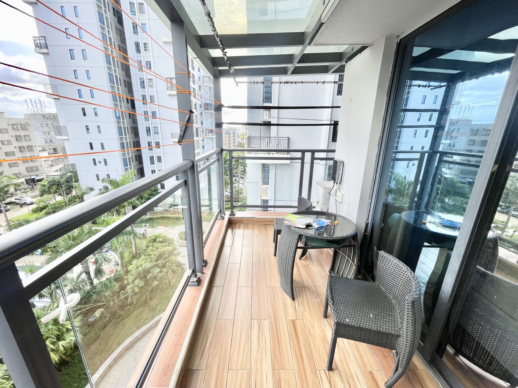 蓝海瑞园 3室2厅1卫 2600.0元/月 蓝海瑞园 3室2厅1卫 2600.0元/月室内图