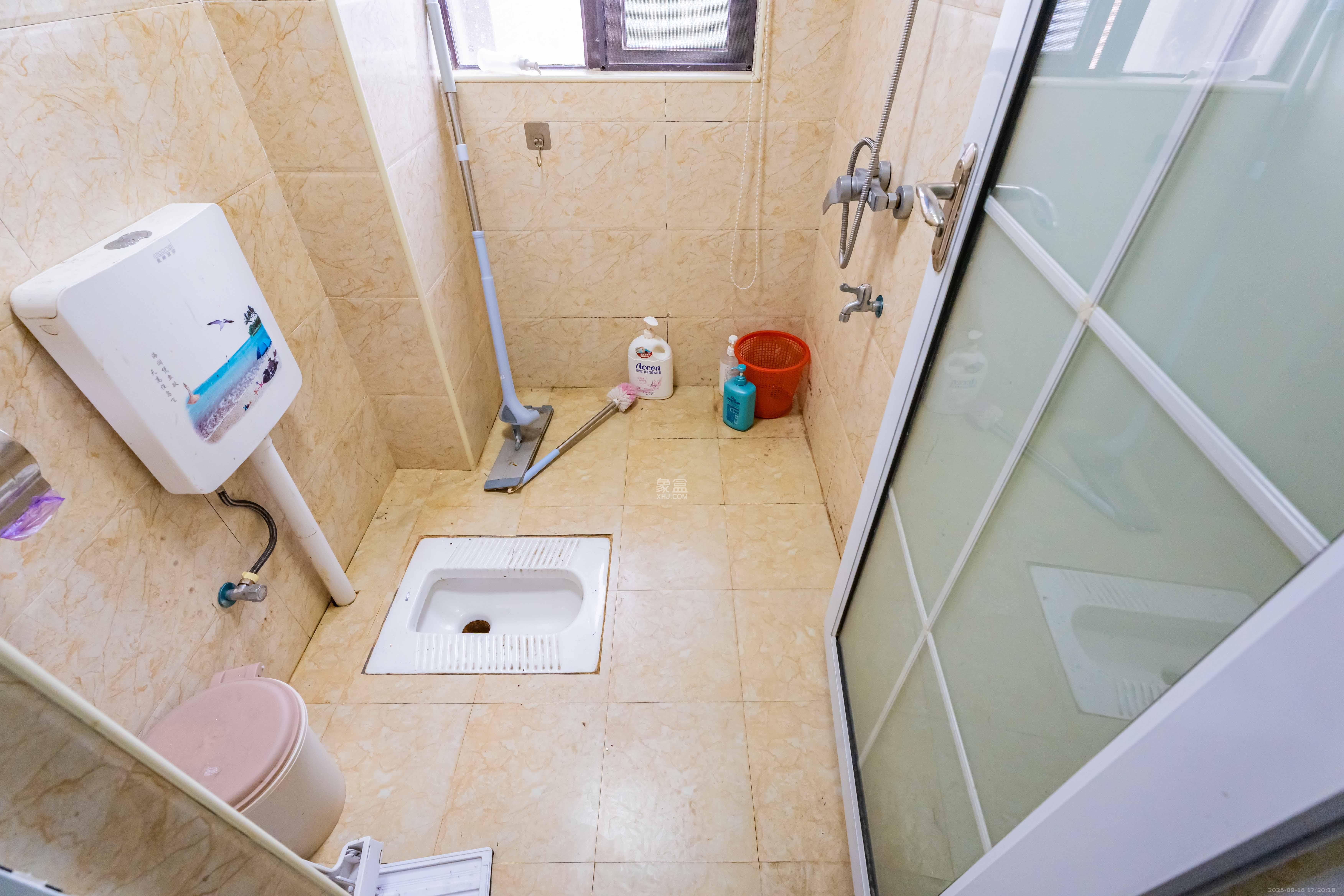 上园商住小区  3室2厅1卫   2500.00元/月室内图
