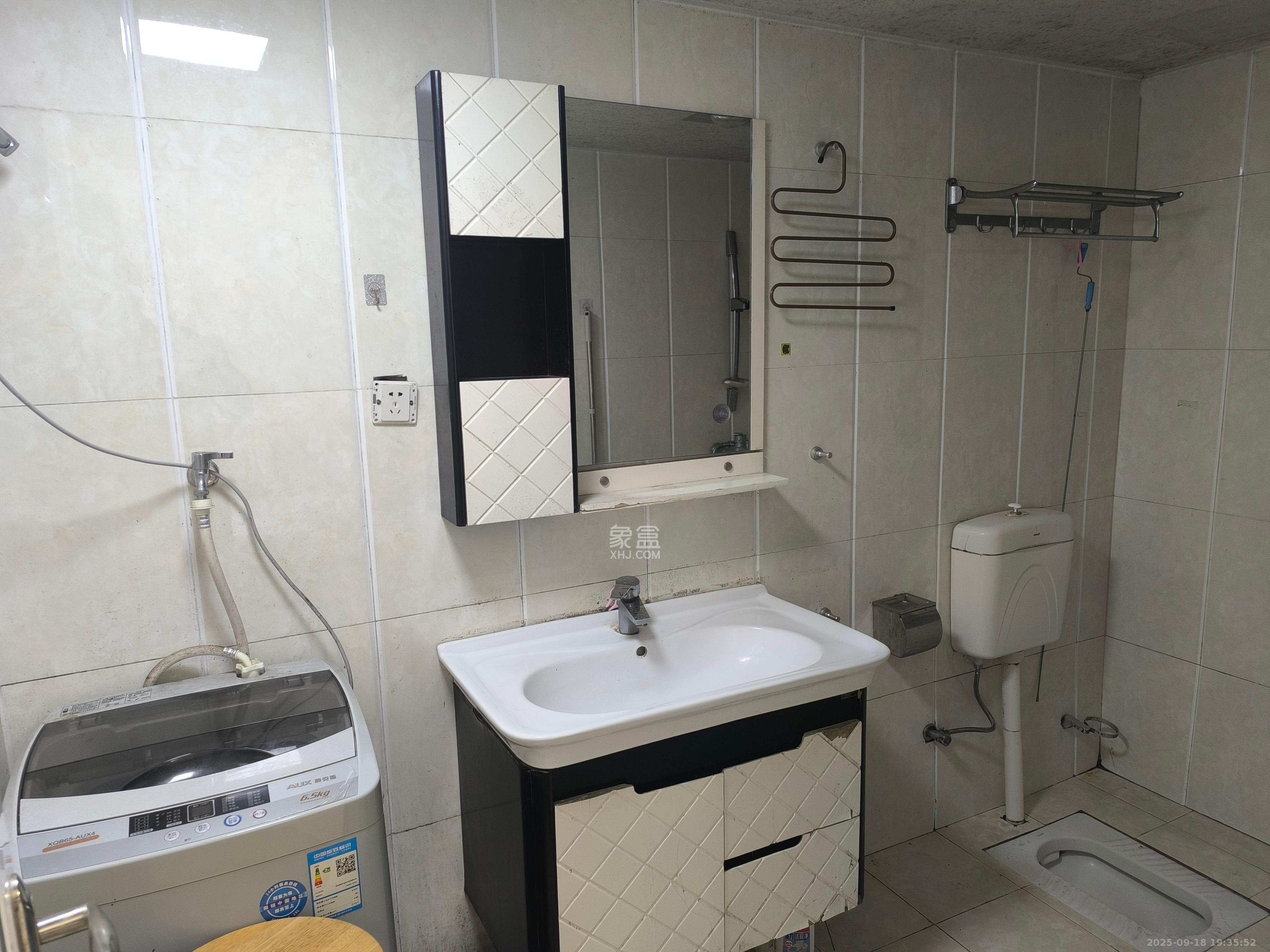 怡海星城 1室1厅1卫 1200.0元/月 怡海星城 1室1厅1卫 1200.0元/月室内图