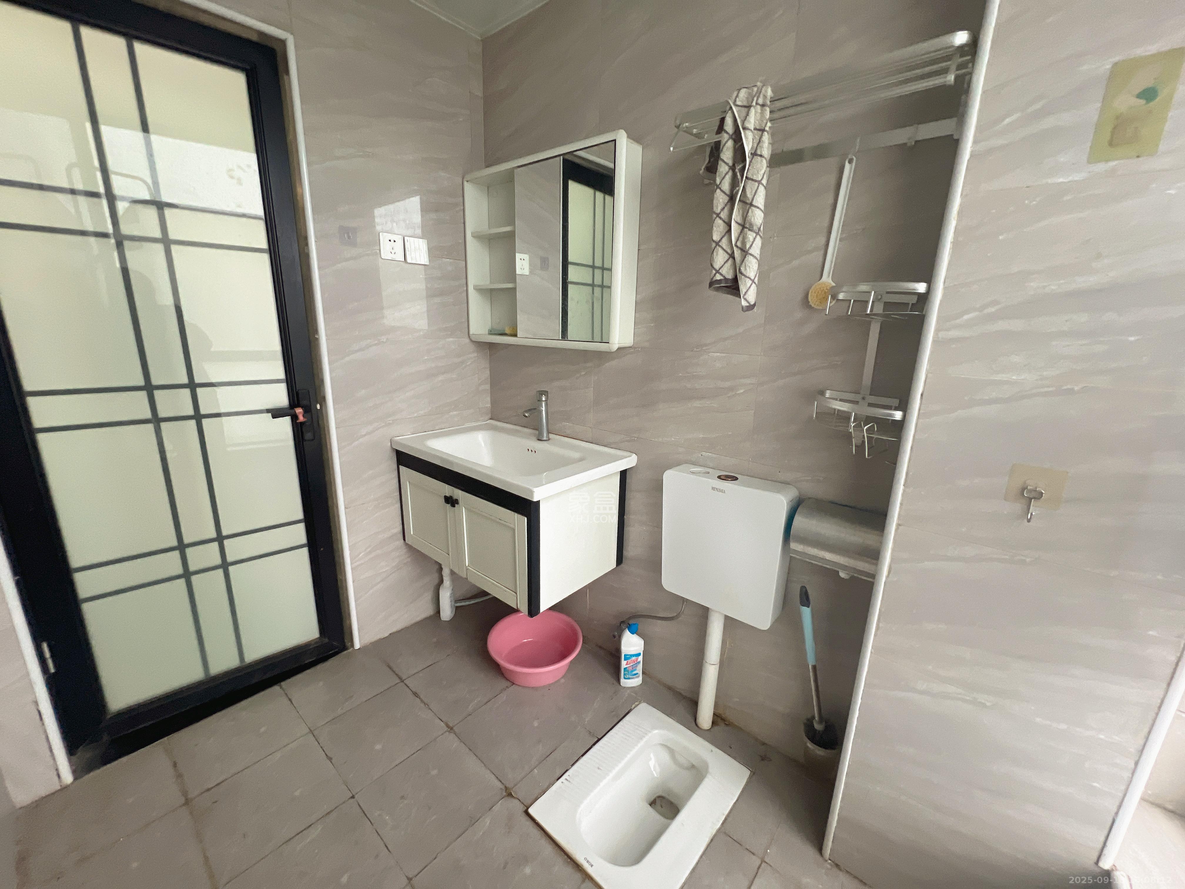 振业城一期 4室0厅0卫 3500.0元/月 振业城一期 4室0厅0卫 3500.0元/月室内图