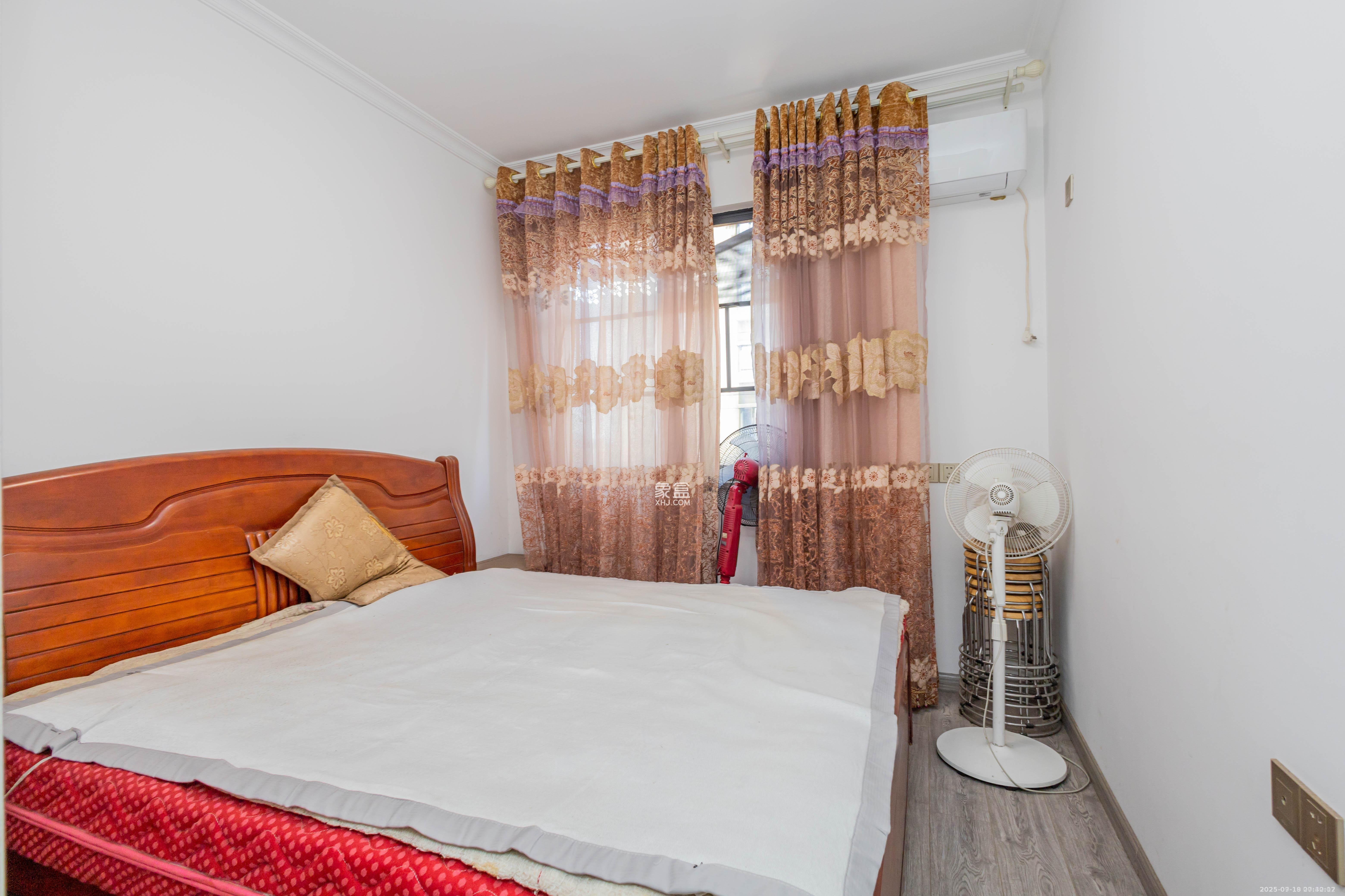 爵世名邸东湖（东湖壹号企业总部基地）  4室1厅2卫    3200.0元/月室内图