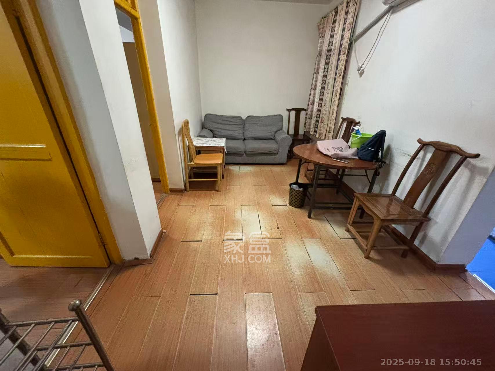 燕山街社区 2室1厅1卫 1800.0元/月 燕山街社区 2室1厅1卫 1800.0元/月室内图