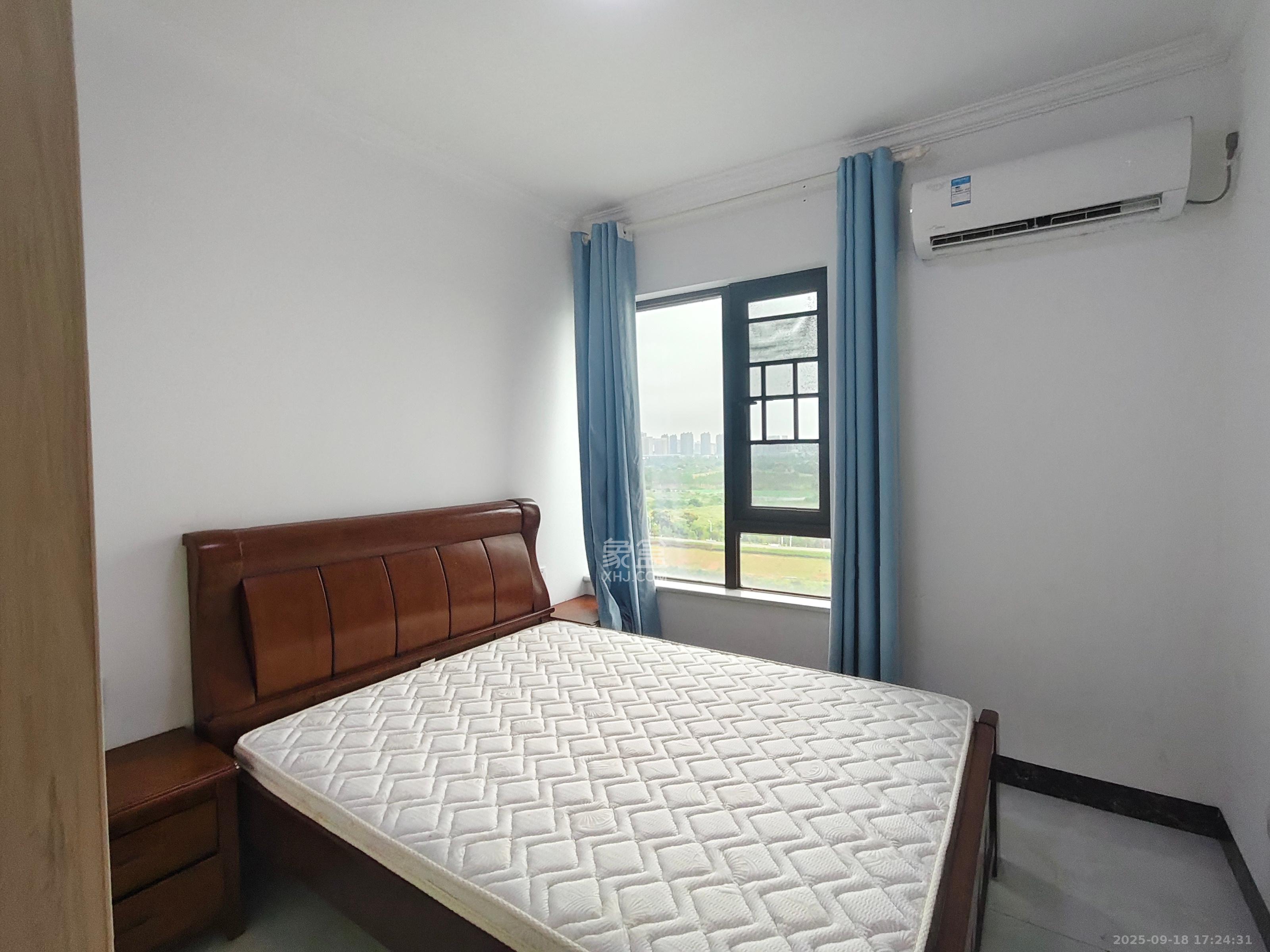 华润橡树湾  3室2厅1卫    2000.0元/月室内图