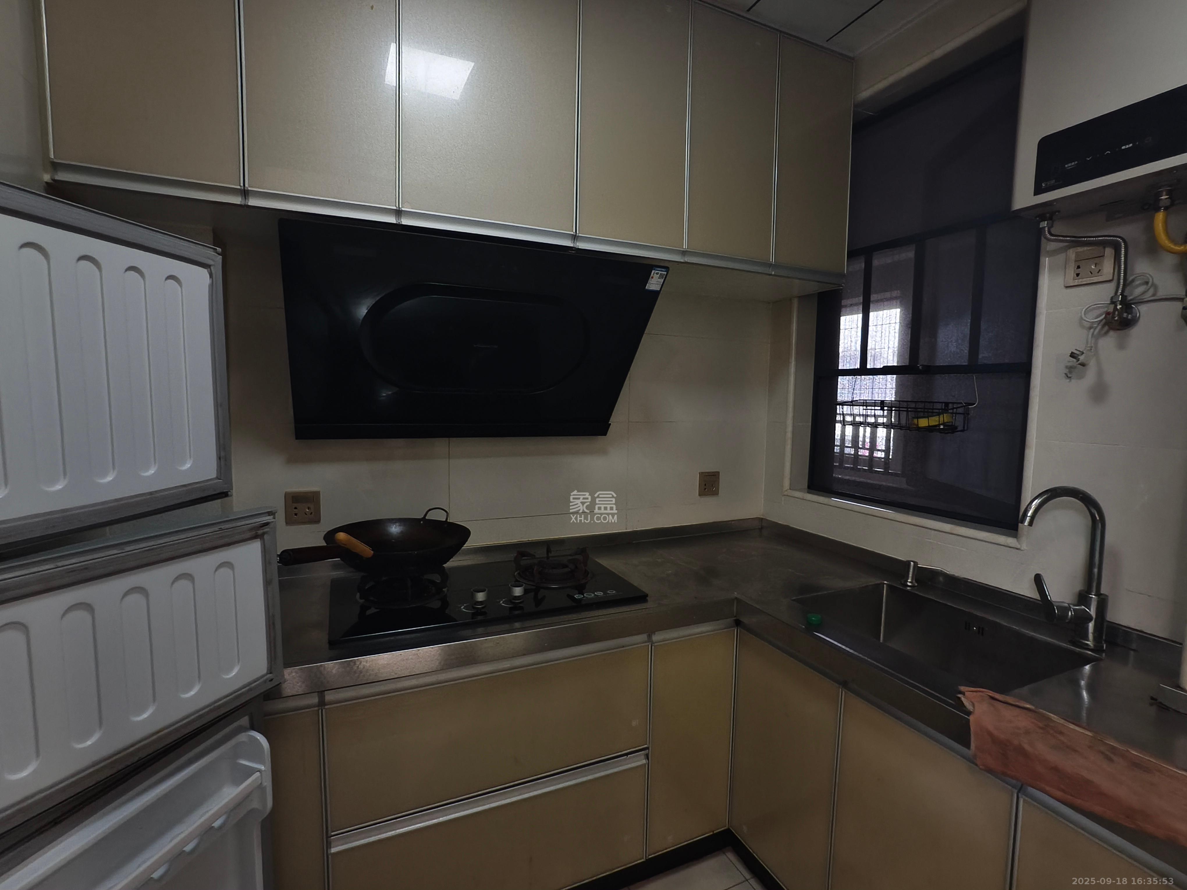 中建悦和城 3室2厅1卫 2400.0元/月 中建悦和城 3室2厅1卫 2400.0元/月室内图