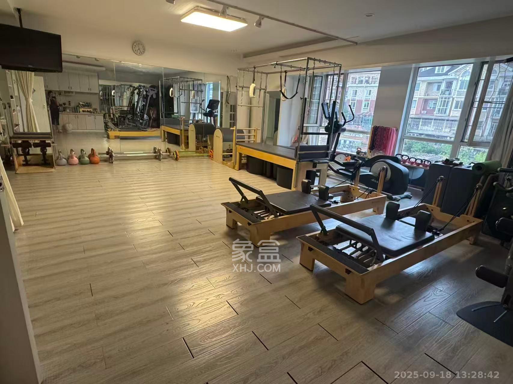 鸿铭中心  1室1厅1卫    2300.0元/月室内图