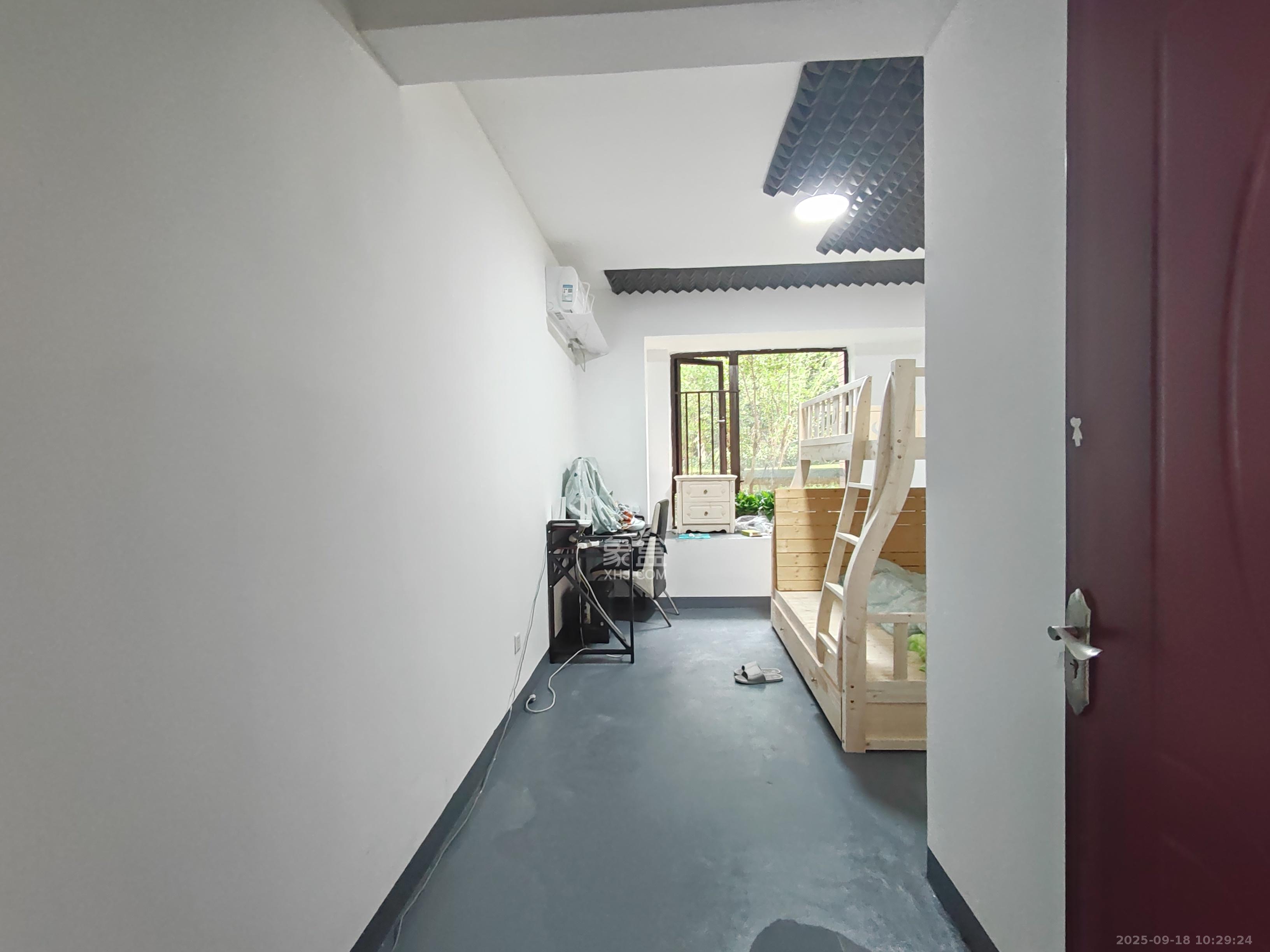 华润凤凰城三期 3室2厅1卫 1100.0元/月 华润凤凰城三期 3室2厅1卫 1100.0元/月室内图