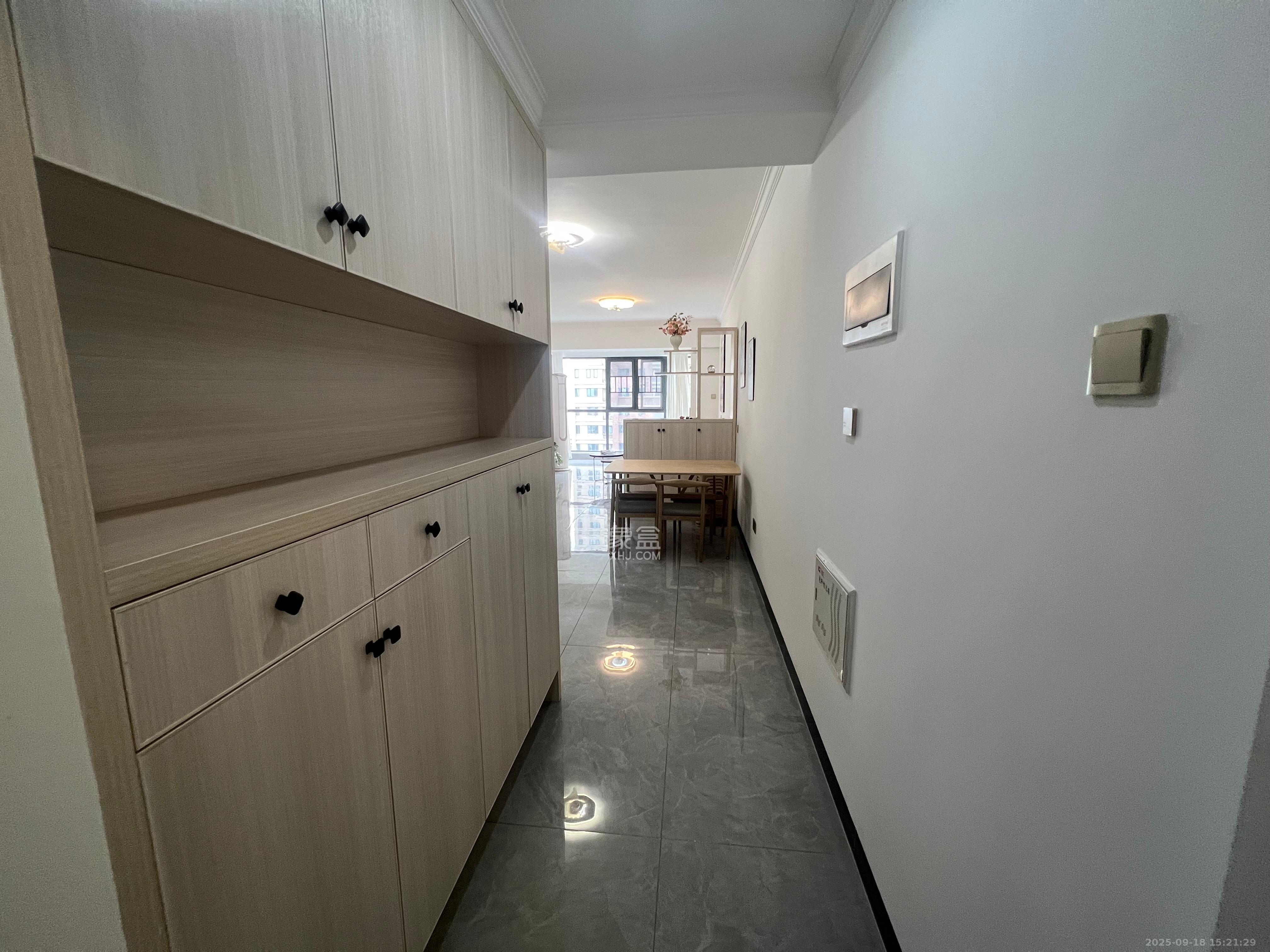 深业喜汇 3室2厅1卫 2500.0元/月 深业喜汇 3室2厅1卫 2500.0元/月室内图