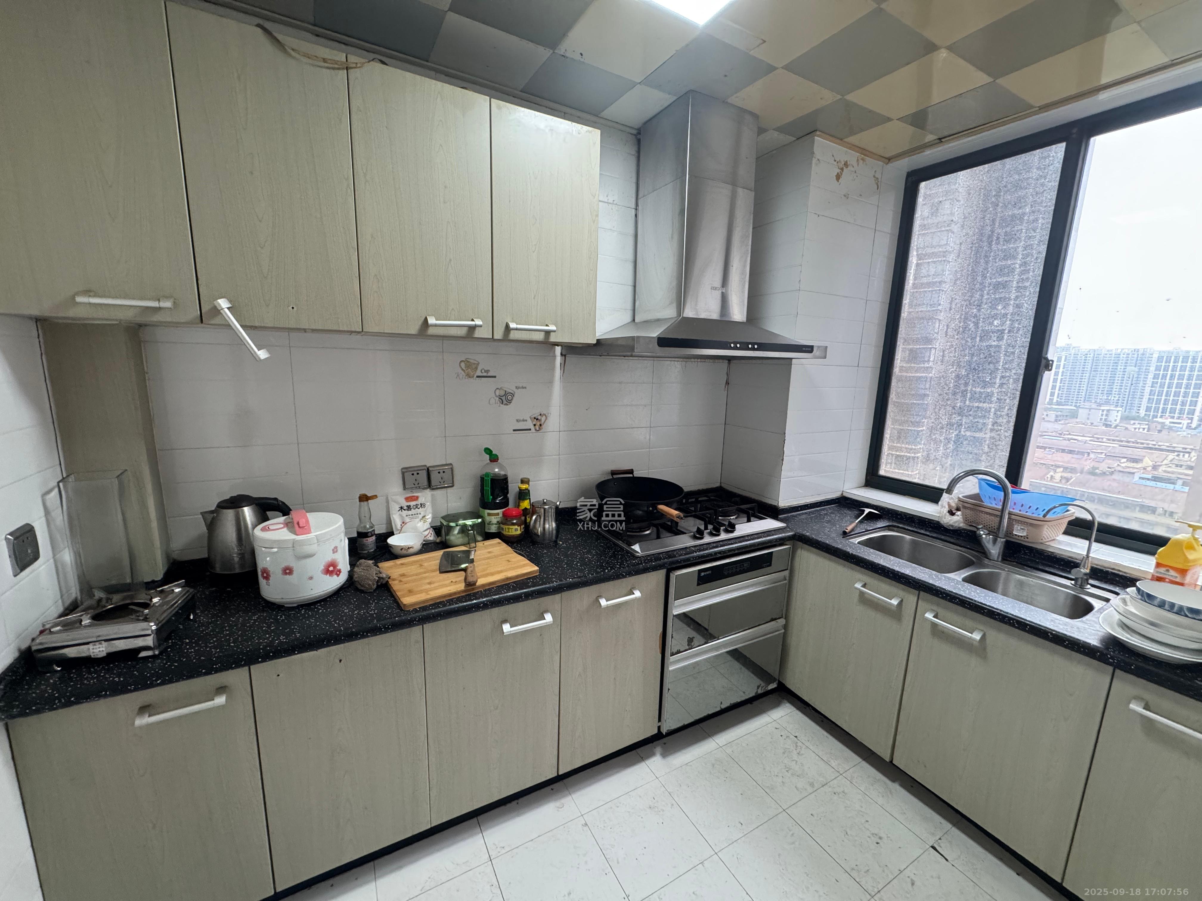 圆梦完美生活 3室2厅2卫 1700.0元/月 圆梦完美生活 3室2厅2卫 1700.0元/月室内图