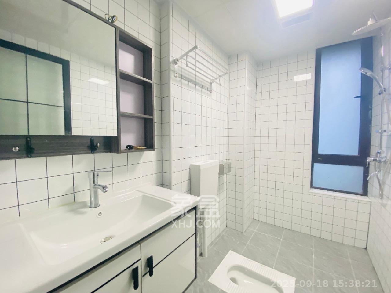 保利麓谷林语E区  3室2厅1卫    2300.0元/月室内图